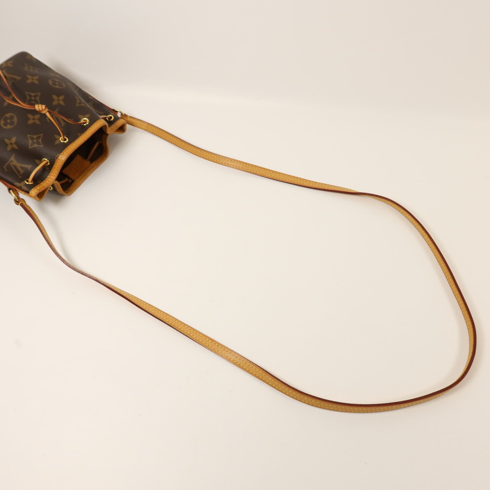 LOUIS VUITTON 【激減優惠】Monogram Nano Noe金扣肩背袋