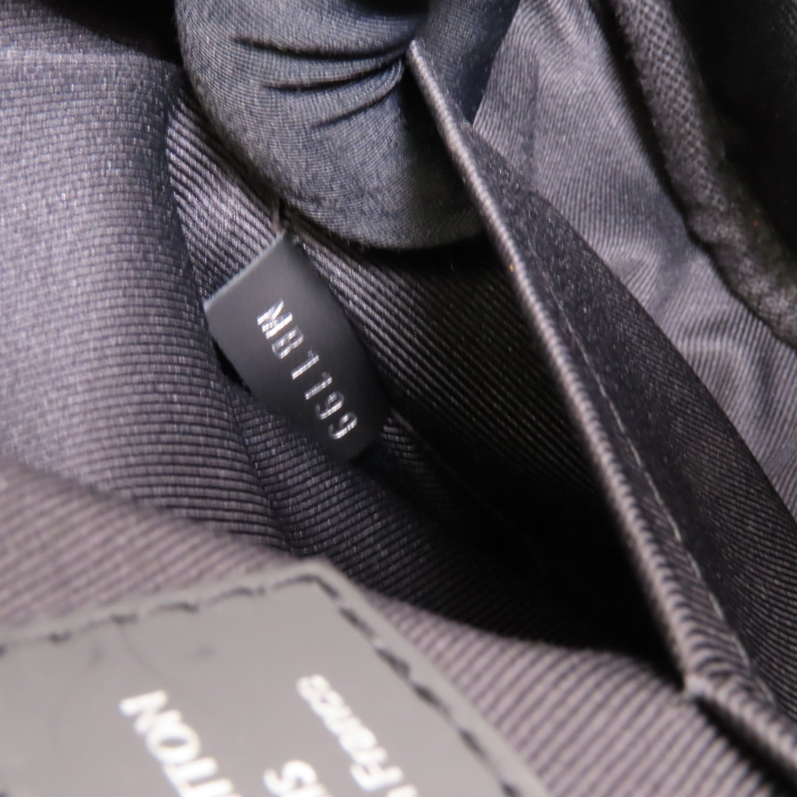 LOUIS VUITTON Monogram Eclipse Bum Bag銀扣手挽肩背兩用袋