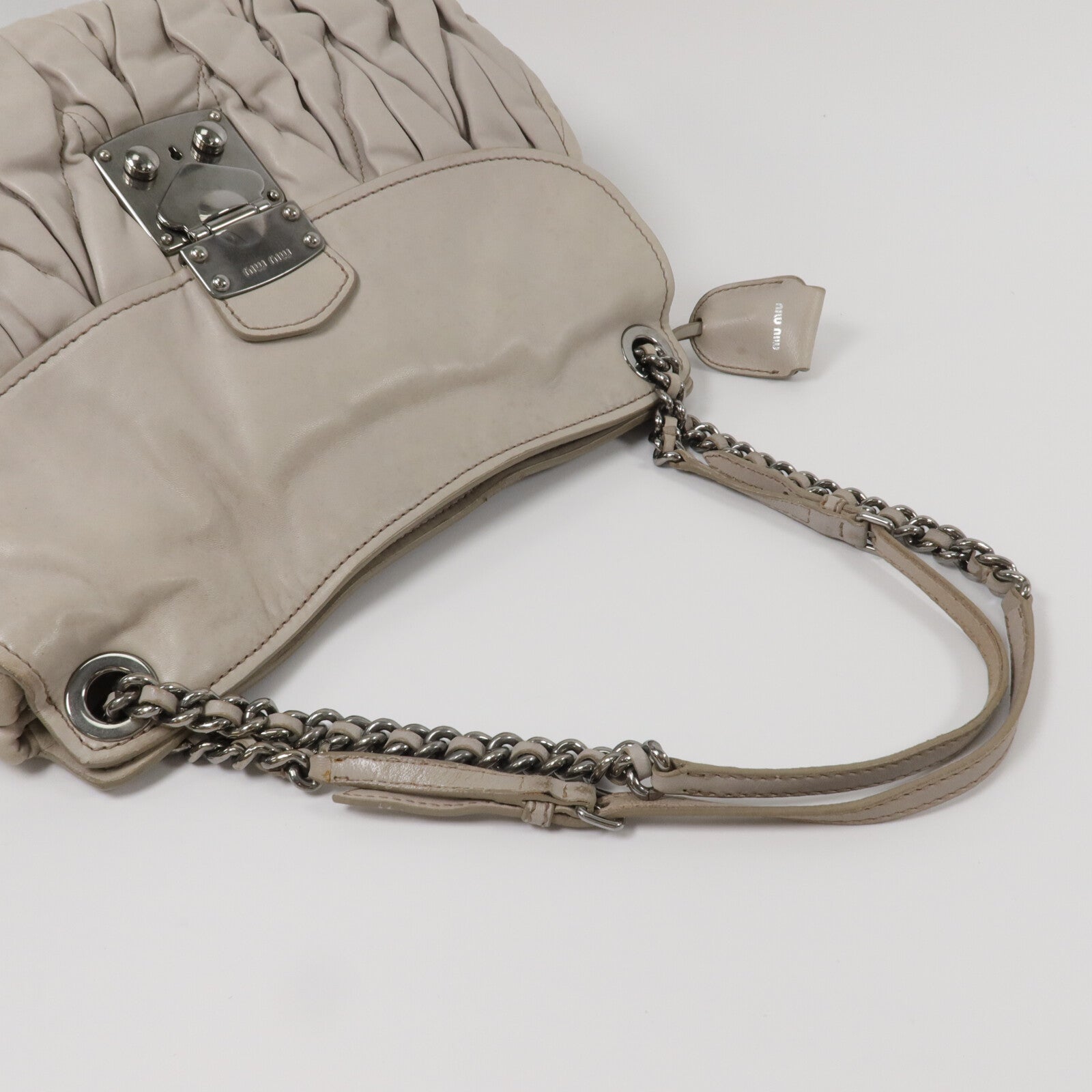 Miu Miu 牛皮皮革Shoulder Bag鏈帶肩背袋