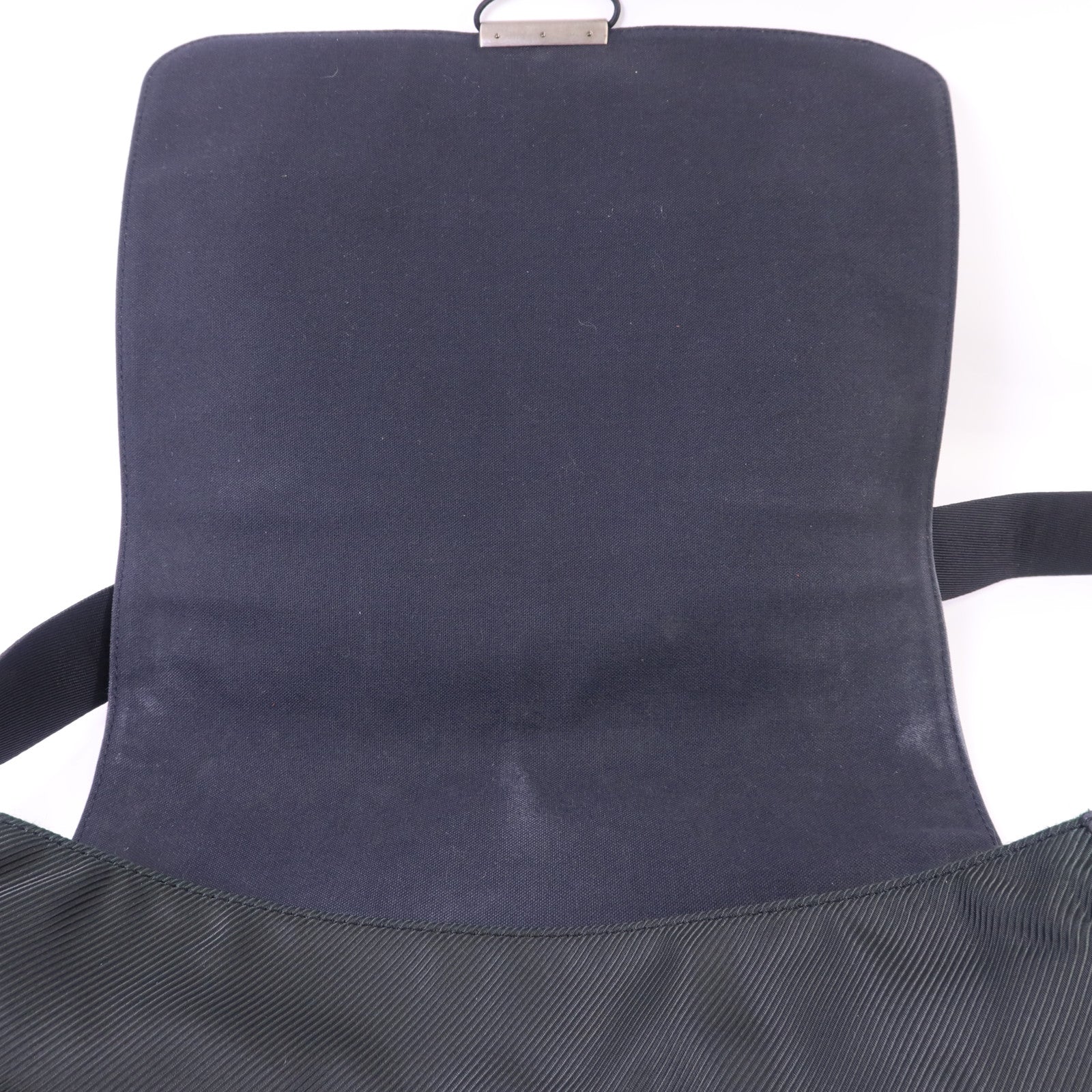 LOUIS VUITTON Taiga Victor金扣肩背袋