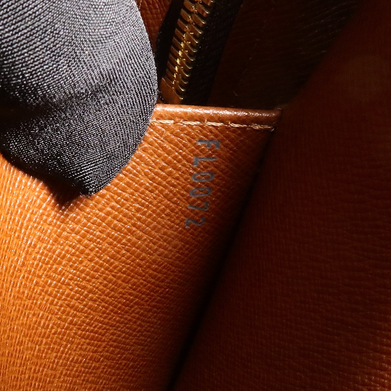 LOUIS VUITTON Monogram Cite MM肩背袋