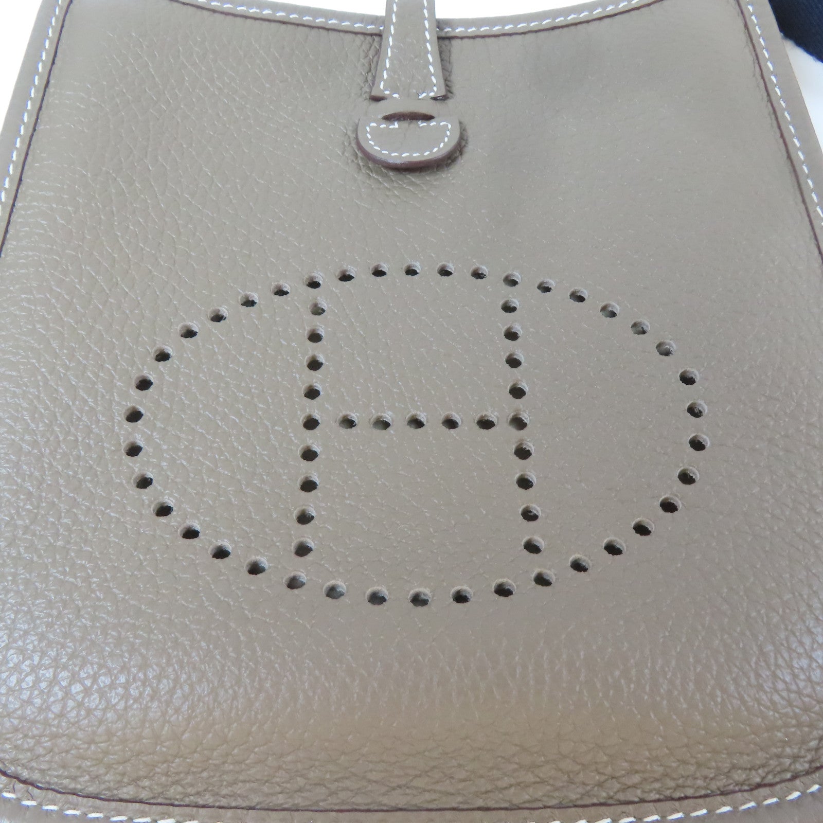 HERMES Clemence皮革Evelyne TPM銀扣肩背袋Etoupe Gray/大象灰色