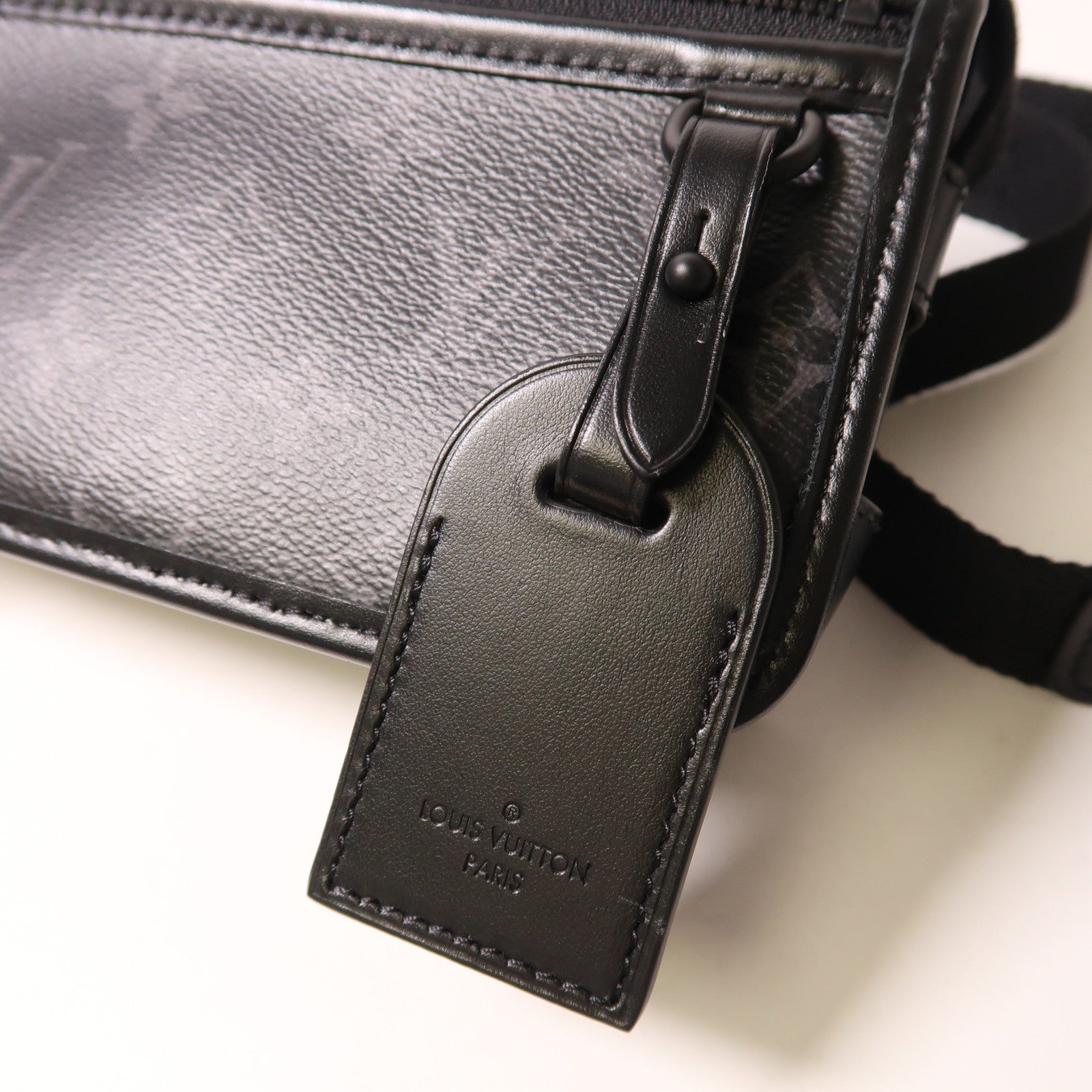 LOUIS VUITTON Monogram Eclipse Bosphore Wearable Wallet肩背袋