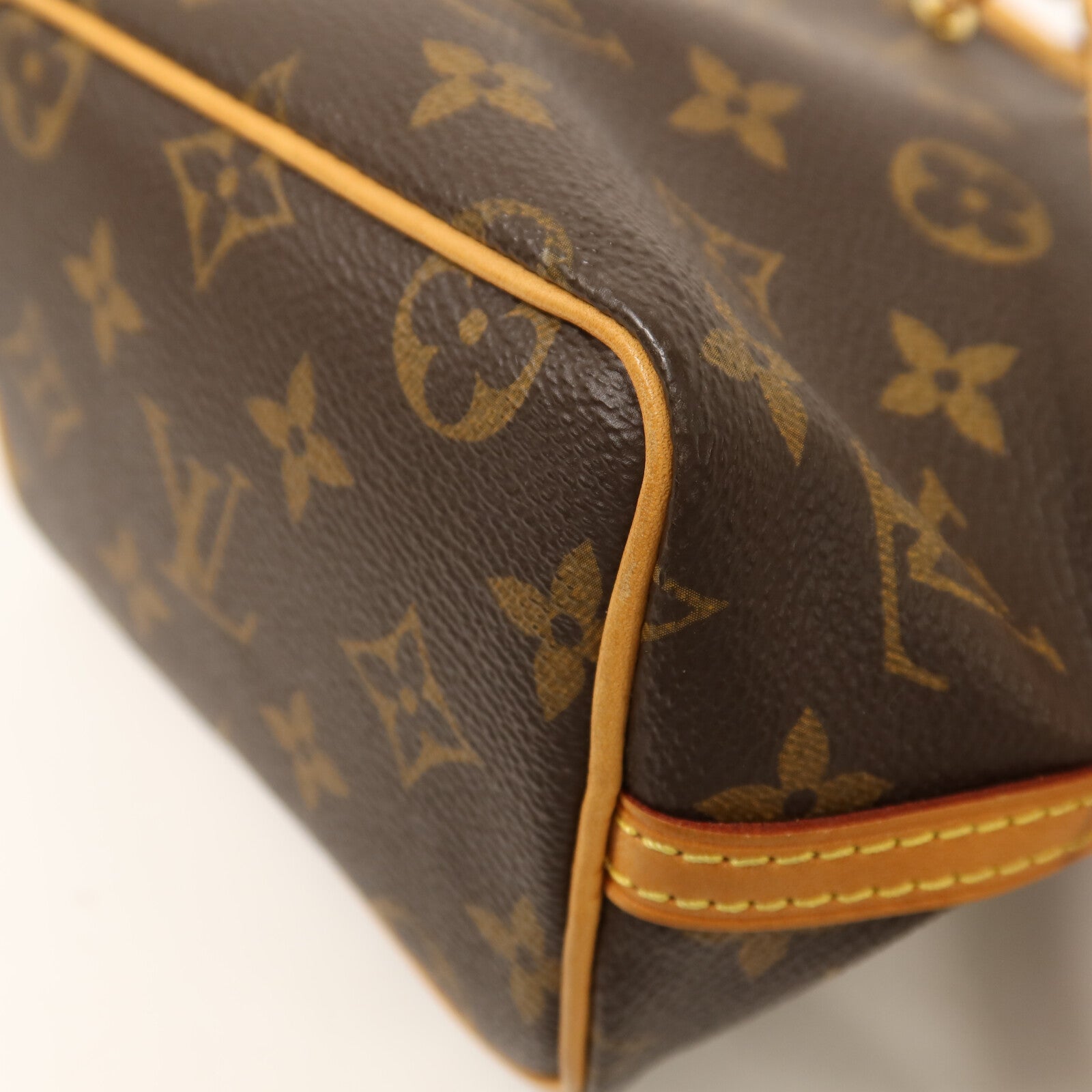 LOUIS VUITTON 【激減優惠】Monogram Nano Noe金扣肩背袋