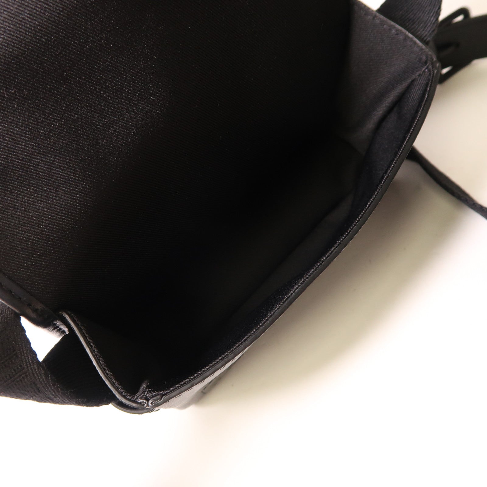 LOUIS VUITTON Monogram Eclipse Bosphore Wearable Wallet肩背袋