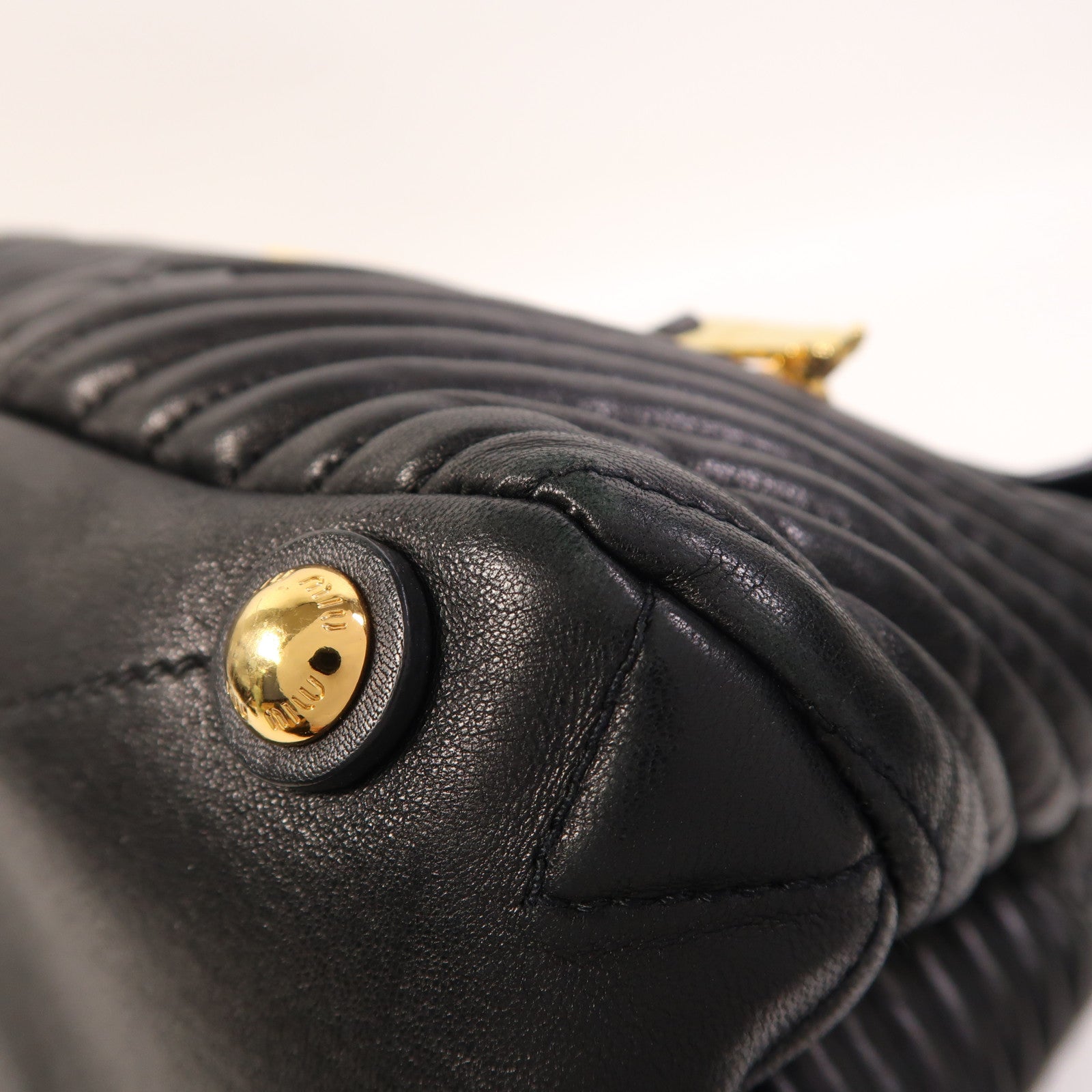 Miu Miu 羊皮皮革2 Way Shoulder金扣手挽肩背兩用袋