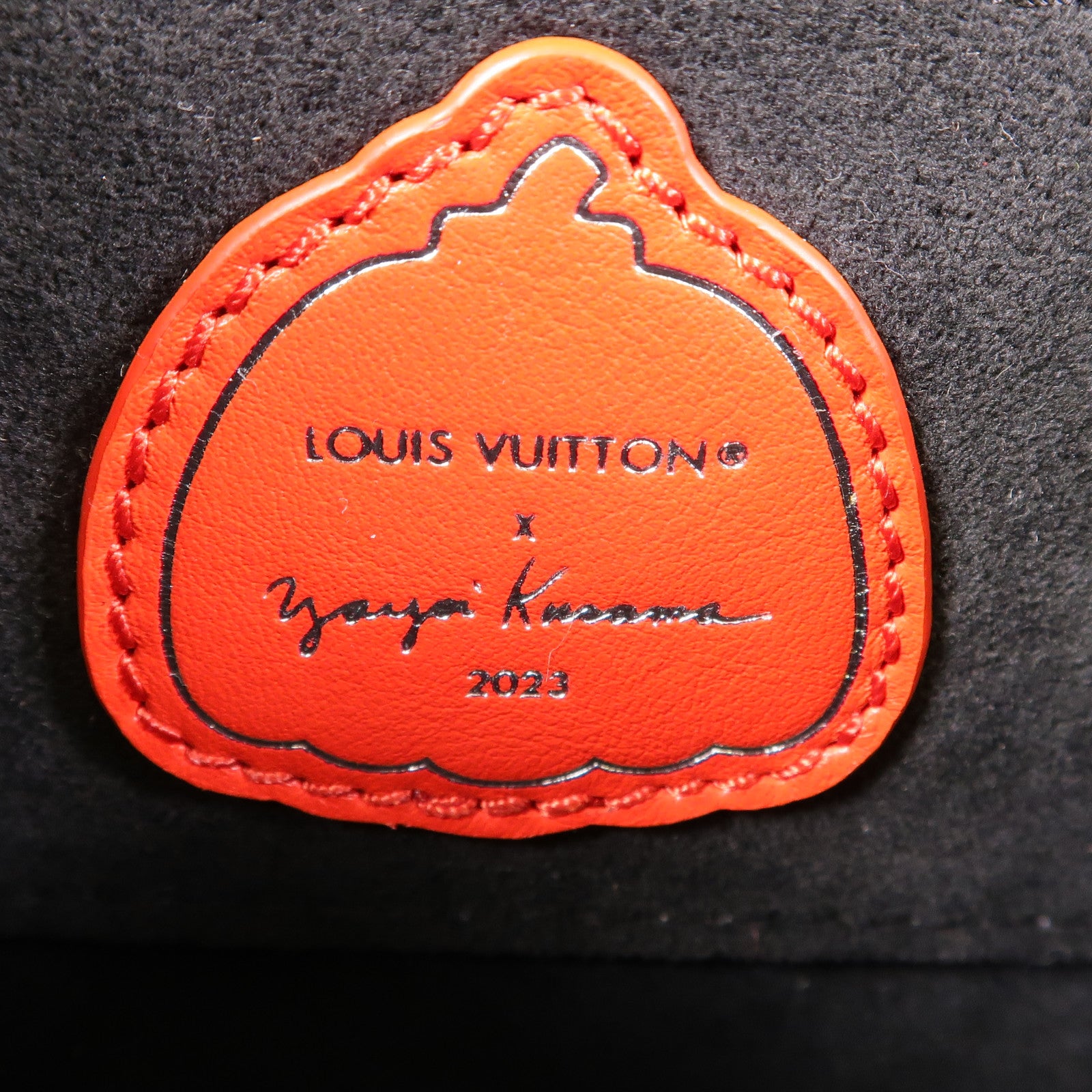 LOUIS VUITTON 牛皮皮革LV X YK Dauphine Mini銀扣肩背袋