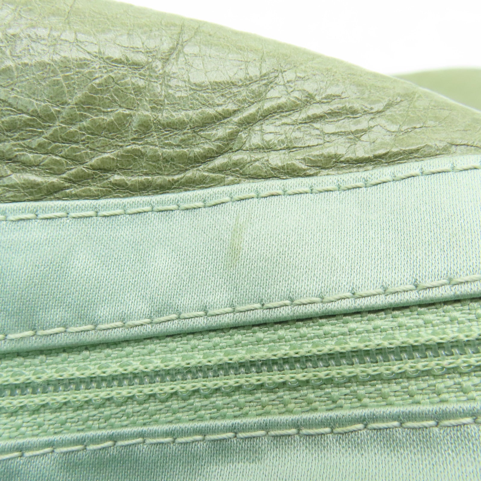 CHANEL **【激減優惠】菱格牛皮皮革Shoulder Bag銀扣肩背袋灰色