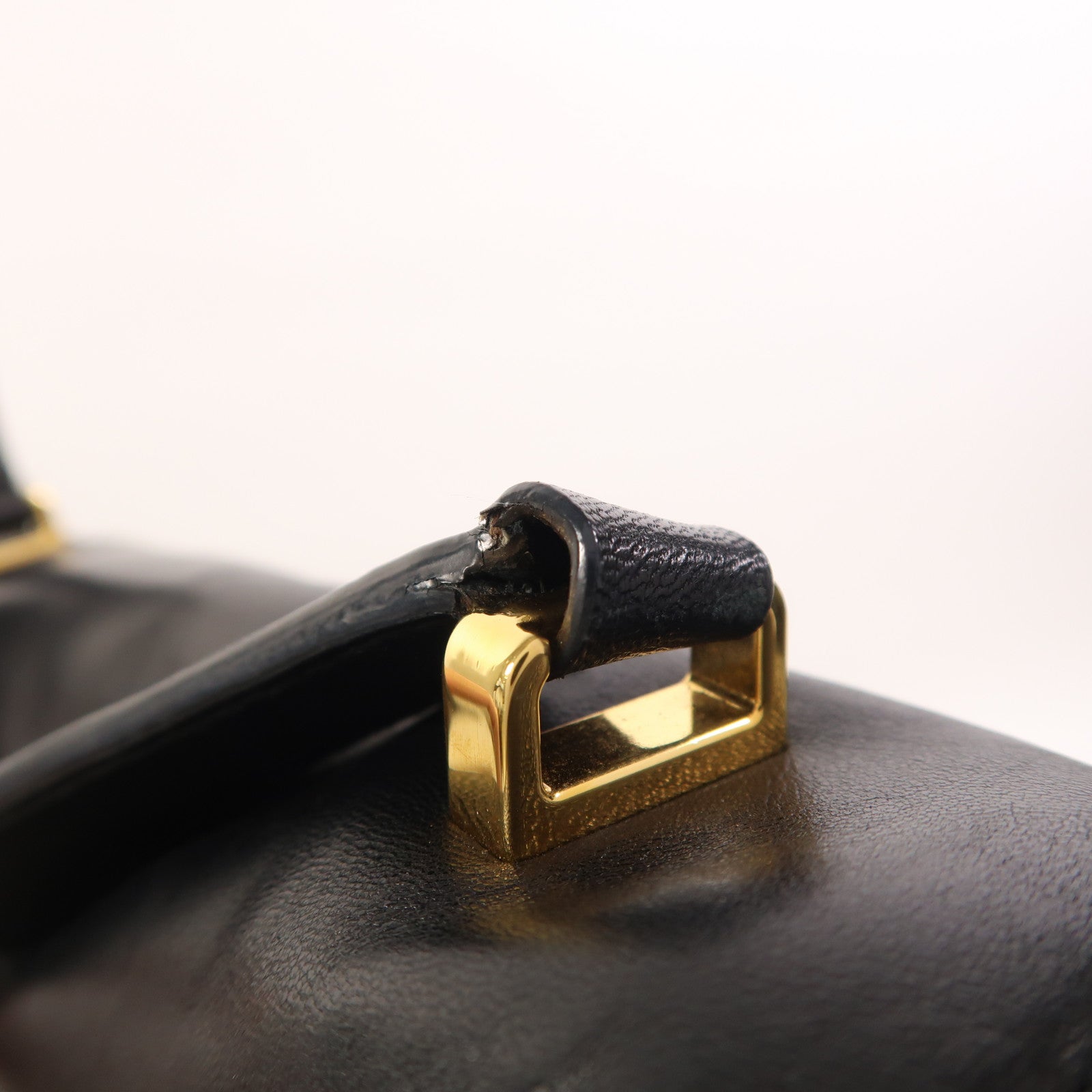 Miu Miu 羊皮皮革2 Way Shoulder金扣手挽肩背兩用袋