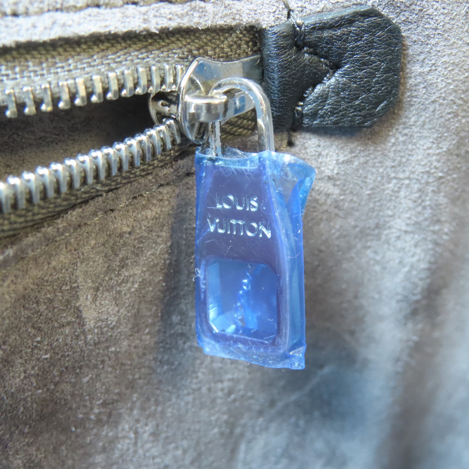 LOUIS VUITTON 牛皮皮革Lockit MM銀扣手挽肩背兩用袋黑色