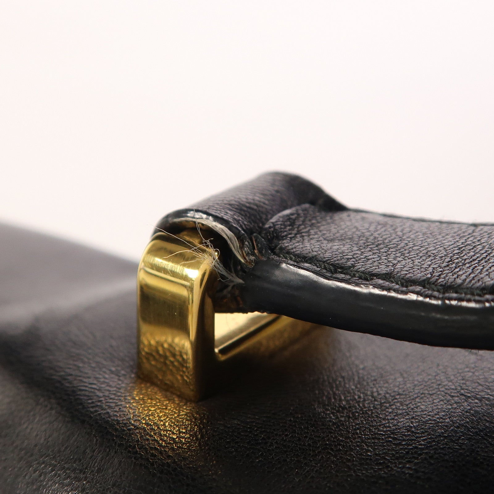 Miu Miu 羊皮皮革2 Way Shoulder金扣手挽肩背兩用袋