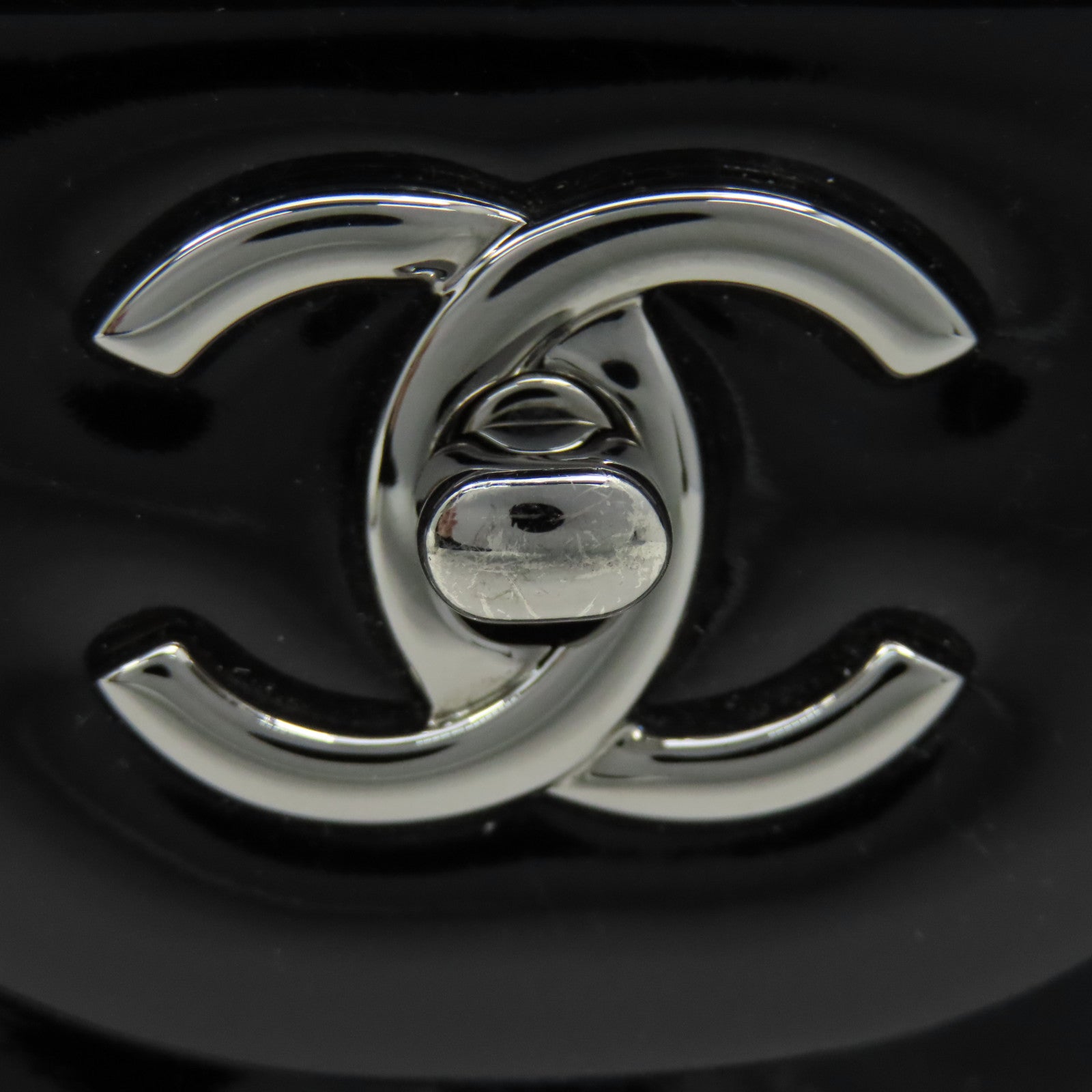 CHANEL 【激減優惠】菱格漆皮皮革Jumbo銀扣鏈帶肩背袋黑色