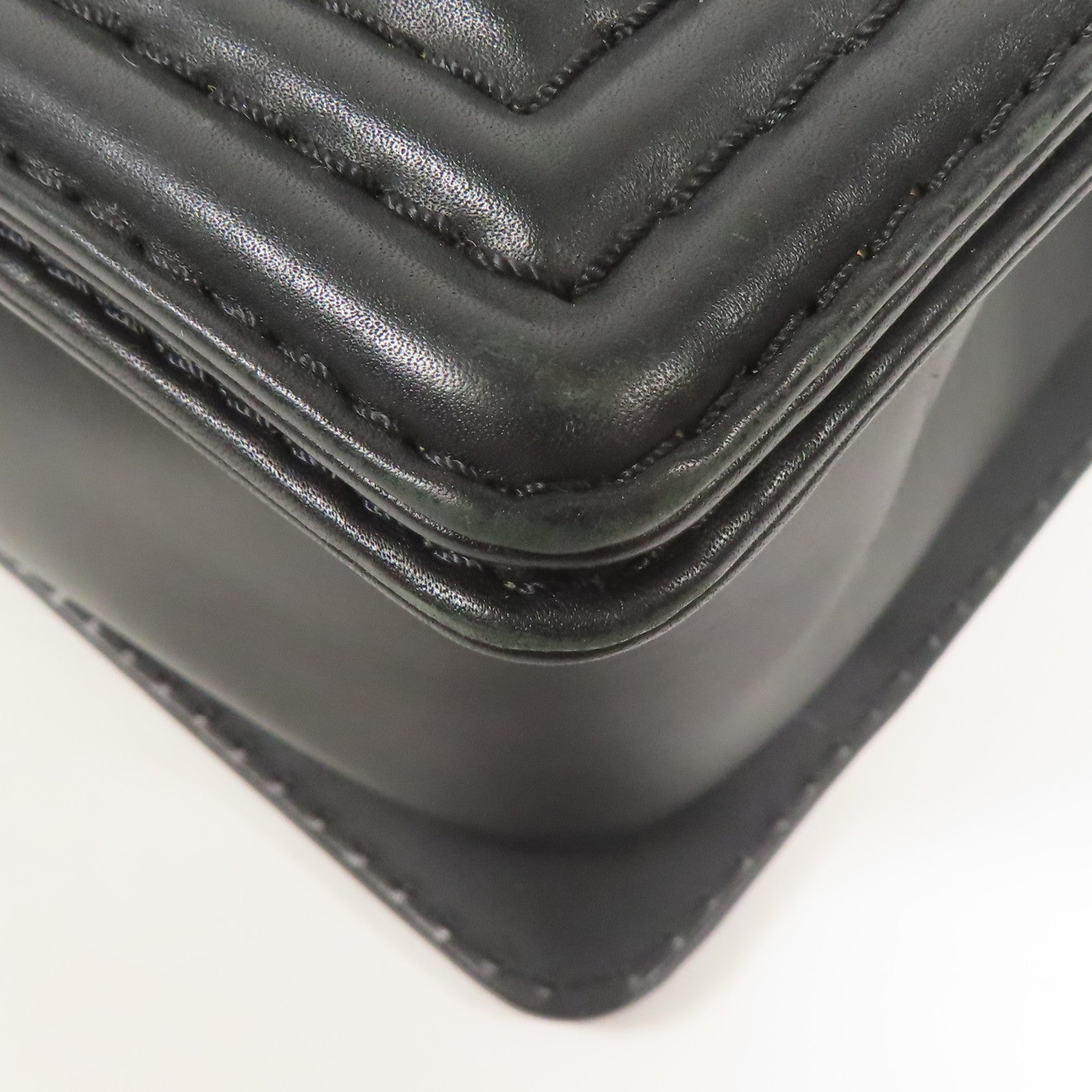 CHANEL 牛皮皮革Boy銀扣鏈帶肩背袋