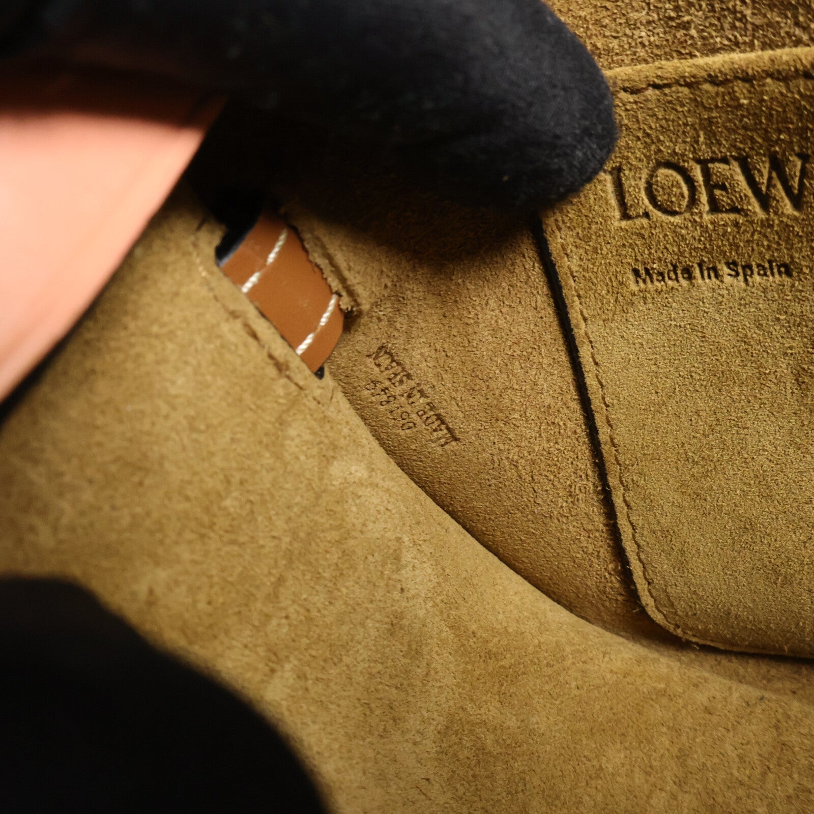 LOEWE 牛皮皮革Gate Medium肩背袋