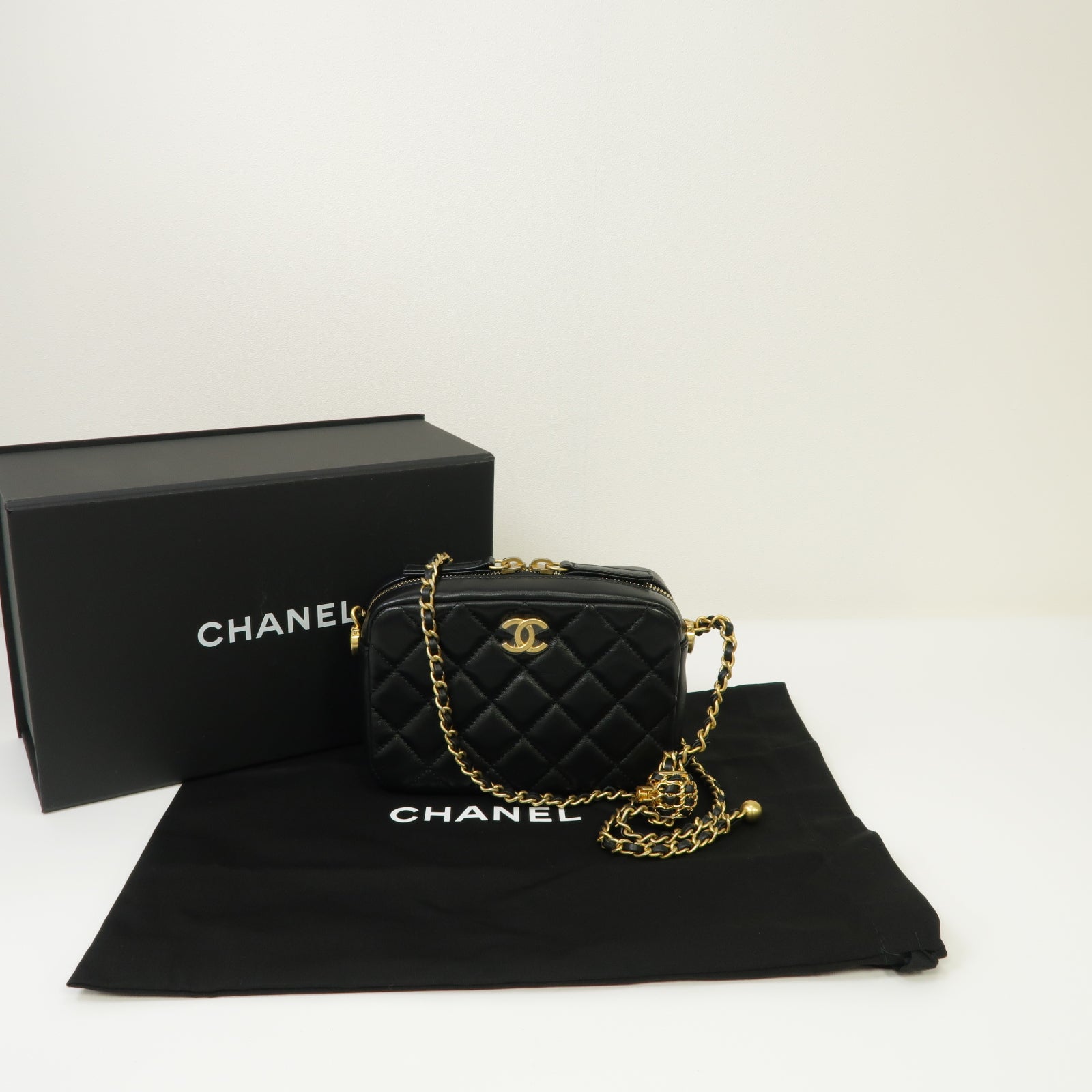 CHANEL 【激減優惠】菱格羊皮皮革Camera Bag金扣鏈帶肩背袋黒色