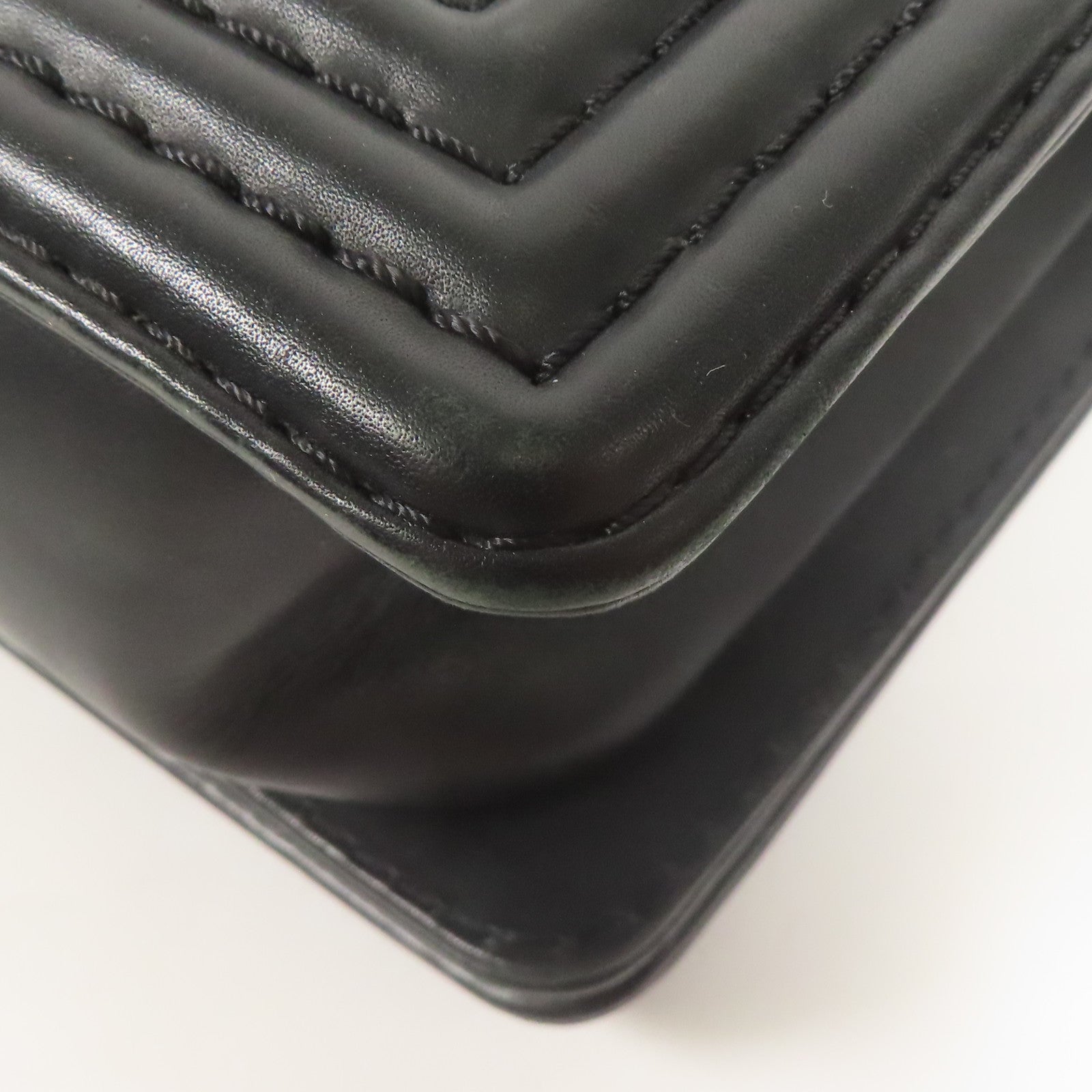 CHANEL 牛皮皮革Boy銀扣鏈帶肩背袋