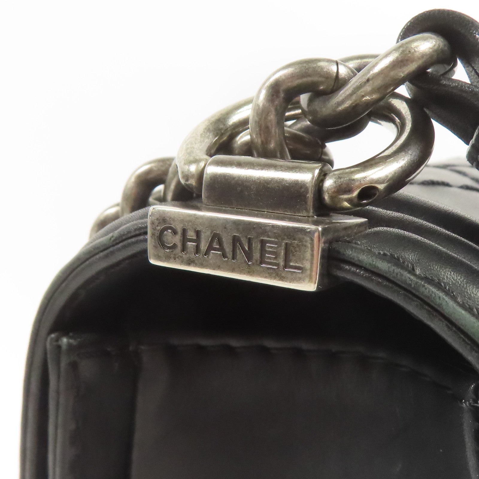 CHANEL 牛皮皮革Boy銀扣鏈帶肩背袋