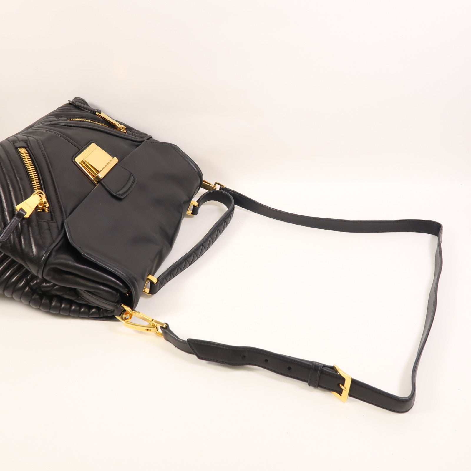 Miu Miu 羊皮皮革2 Way Shoulder金扣手挽肩背兩用袋
