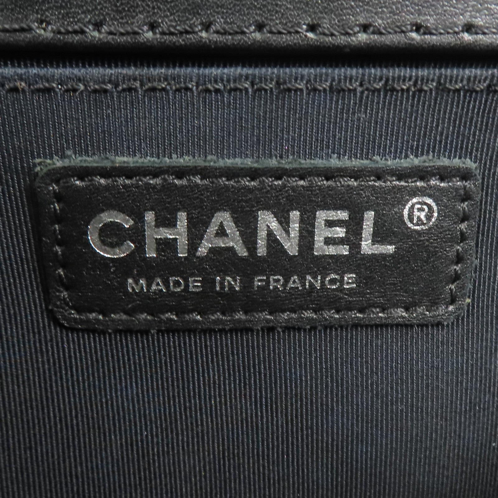 CHANEL 牛皮皮革Boy銀扣鏈帶肩背袋