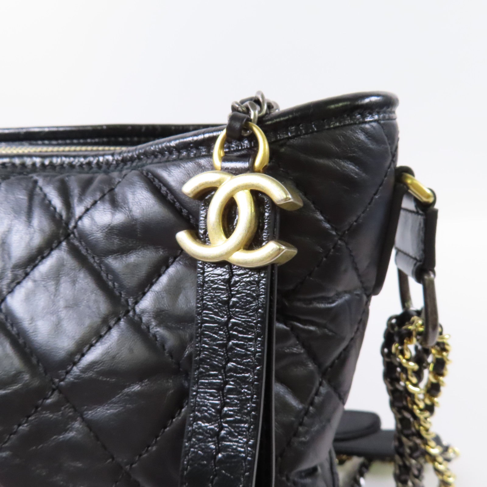 CHANEL 牛皮皮革Gabrielle Medium鏈帶肩背袋