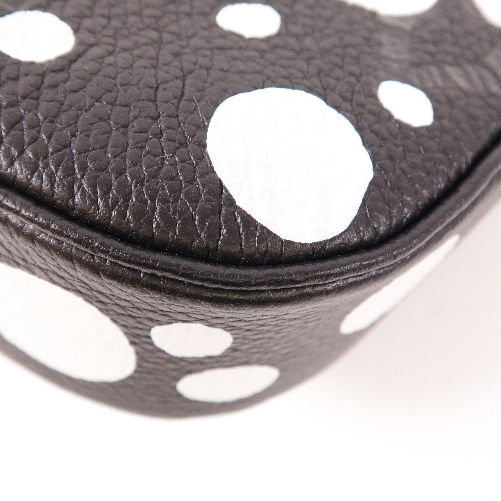 LOUIS VUITTON Monogram Empreinte LV X YK Multi Pochette Accessoires銀扣手挽肩背兩用袋