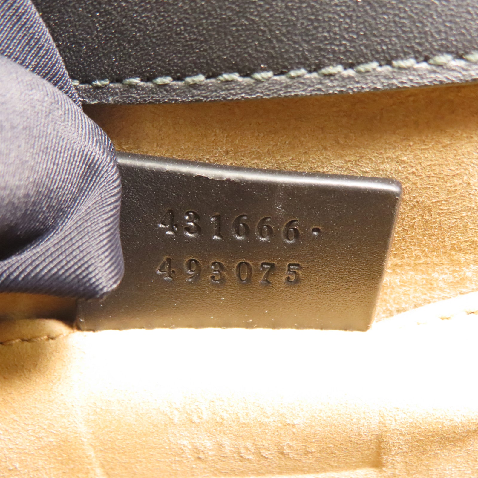 GUCCI 皮革Sylvie Chain Shoulder Bag金扣肩背袋