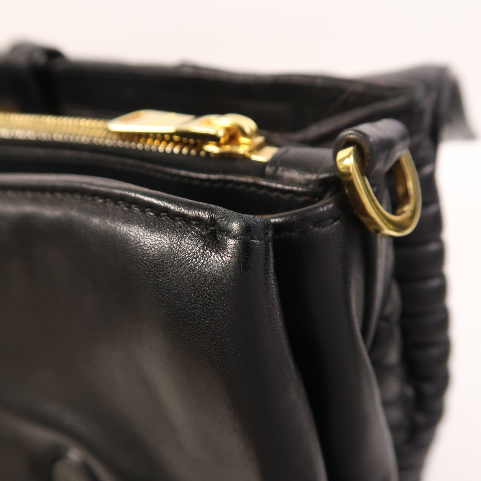 Miu Miu 羊皮皮革2 Way Shoulder金扣手挽肩背兩用袋