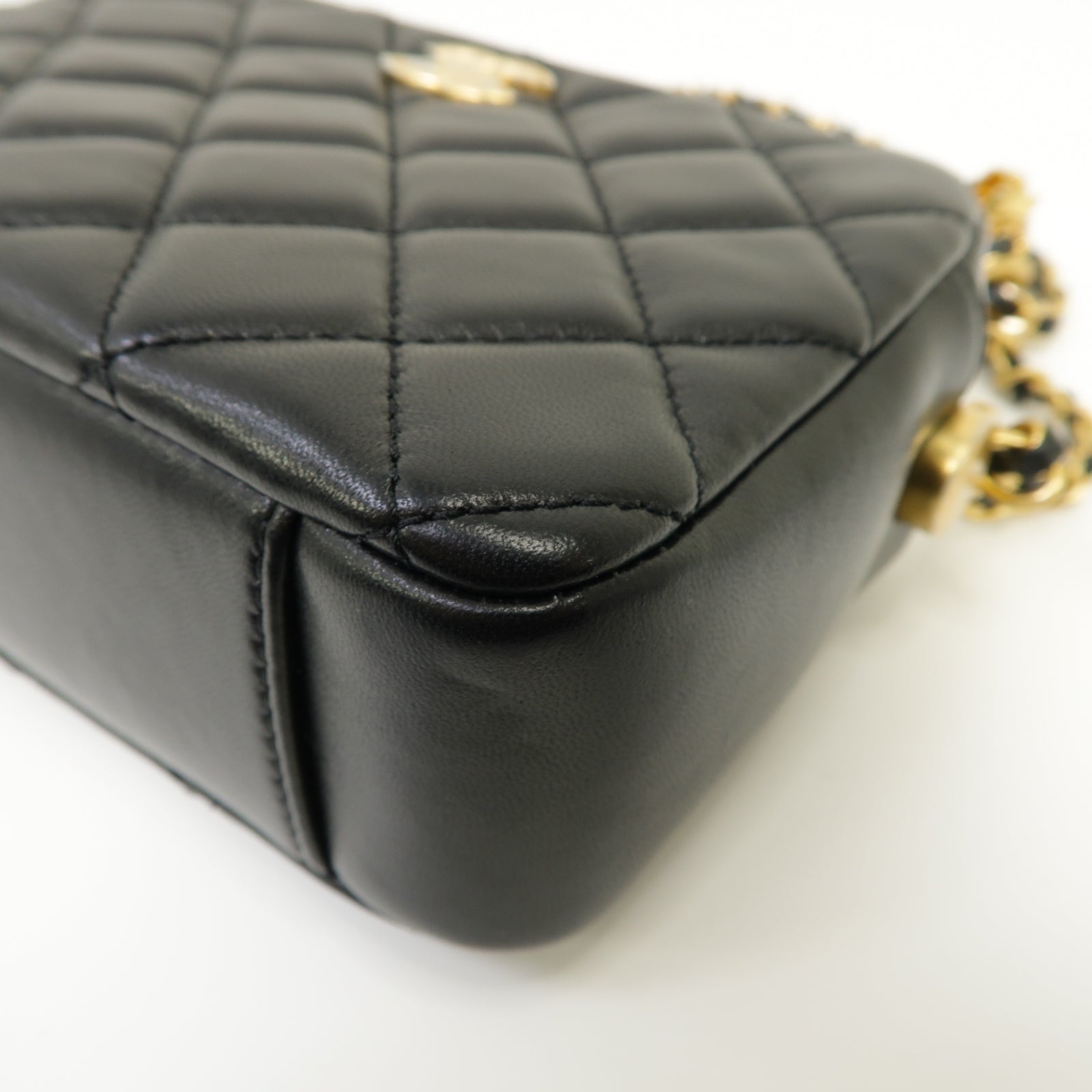 CHANEL 【激減優惠】菱格羊皮皮革Camera Bag金扣鏈帶肩背袋黒色