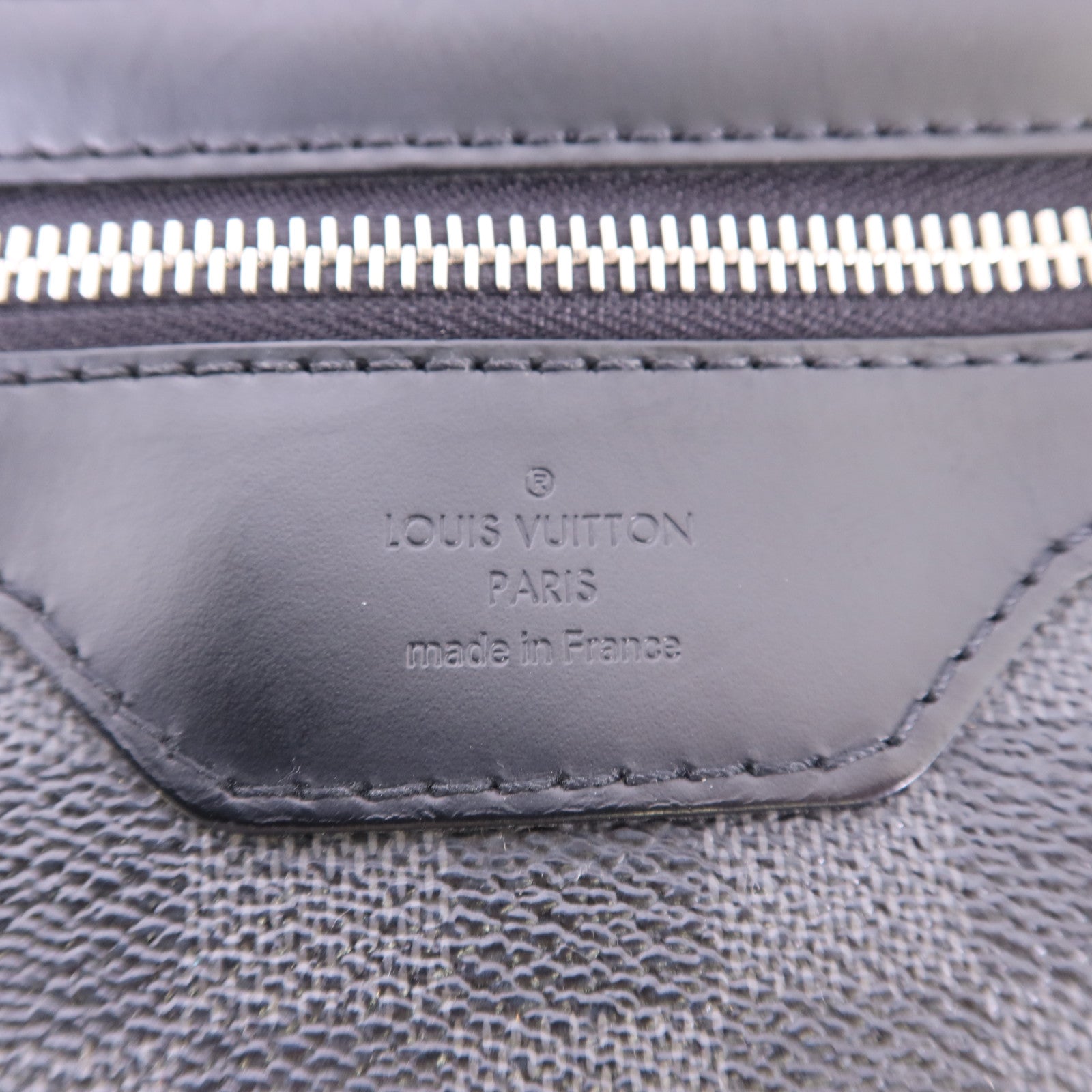 LOUIS VUITTON Damier Graphite Daniel GM銀扣肩背袋