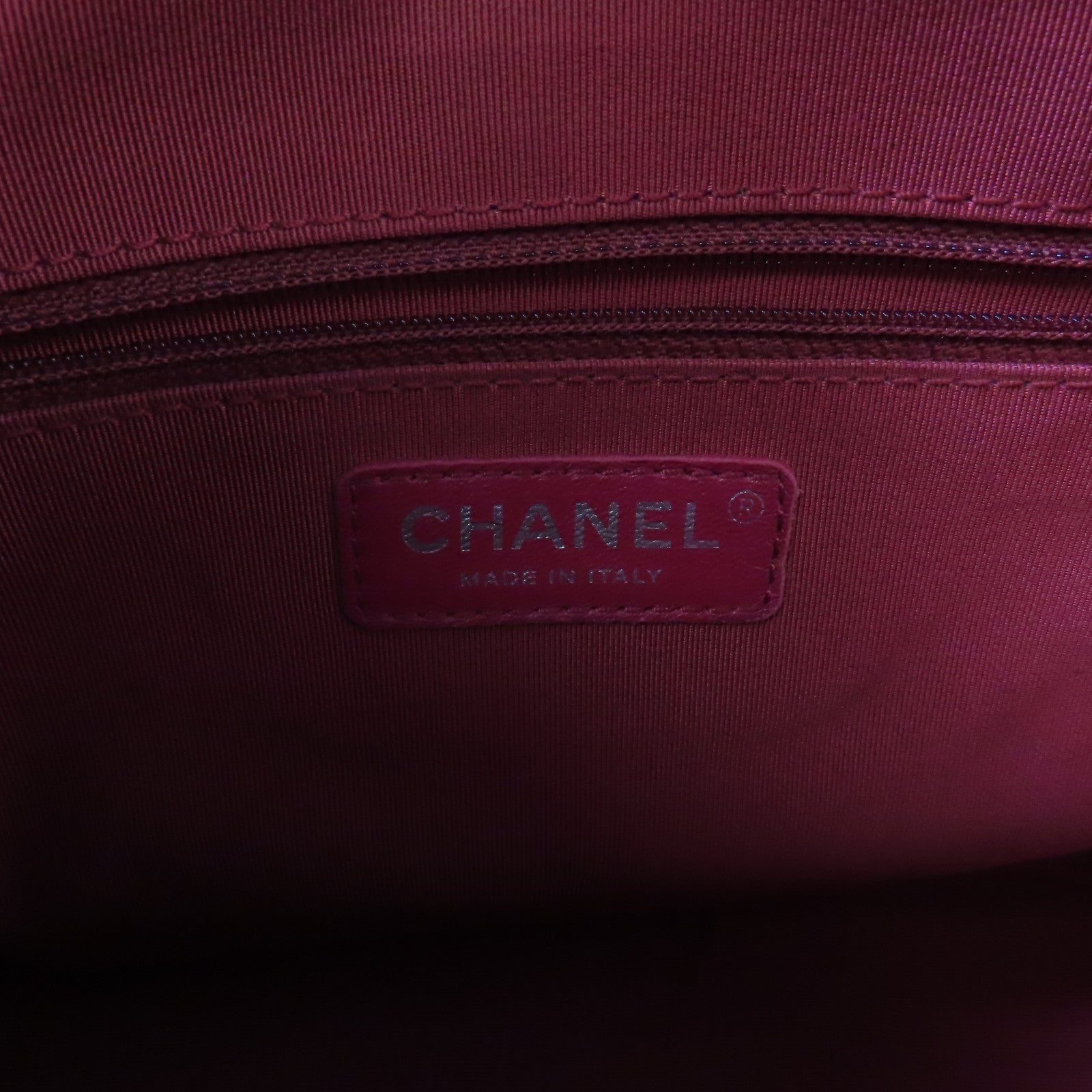 CHANEL 牛皮皮革Gabrielle Medium鏈帶肩背袋