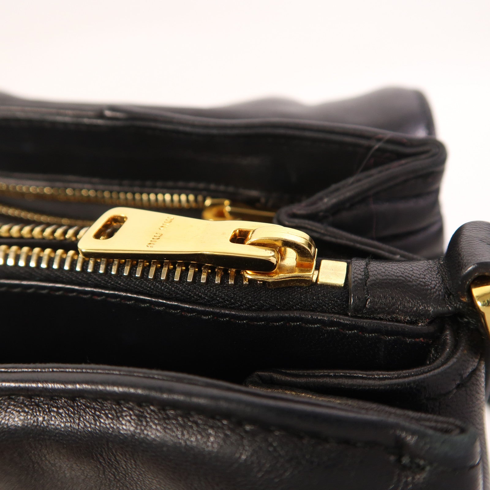 Miu Miu 羊皮皮革2 Way Shoulder金扣手挽肩背兩用袋