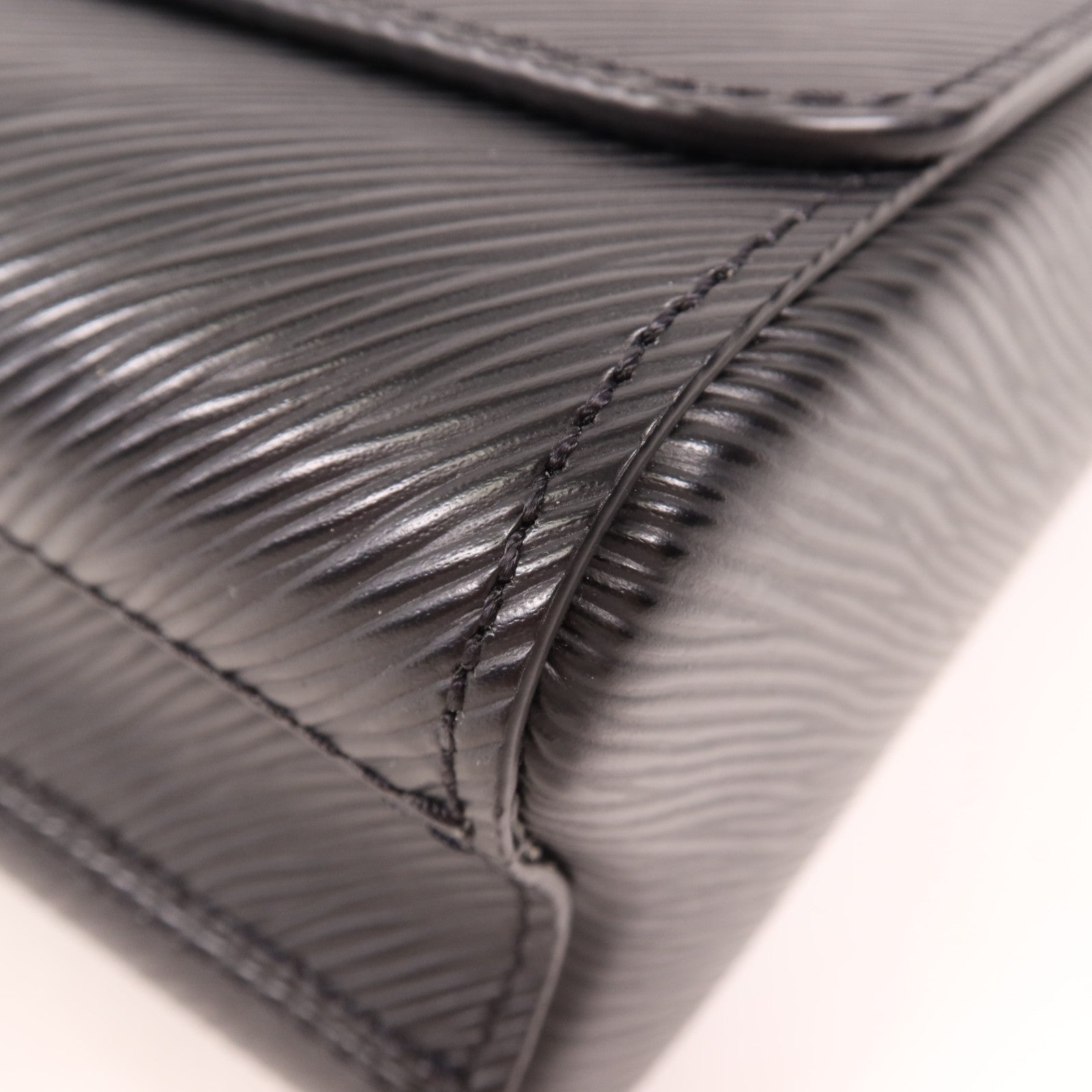 LOUIS VUITTON Epi Twist MM金扣肩背袋