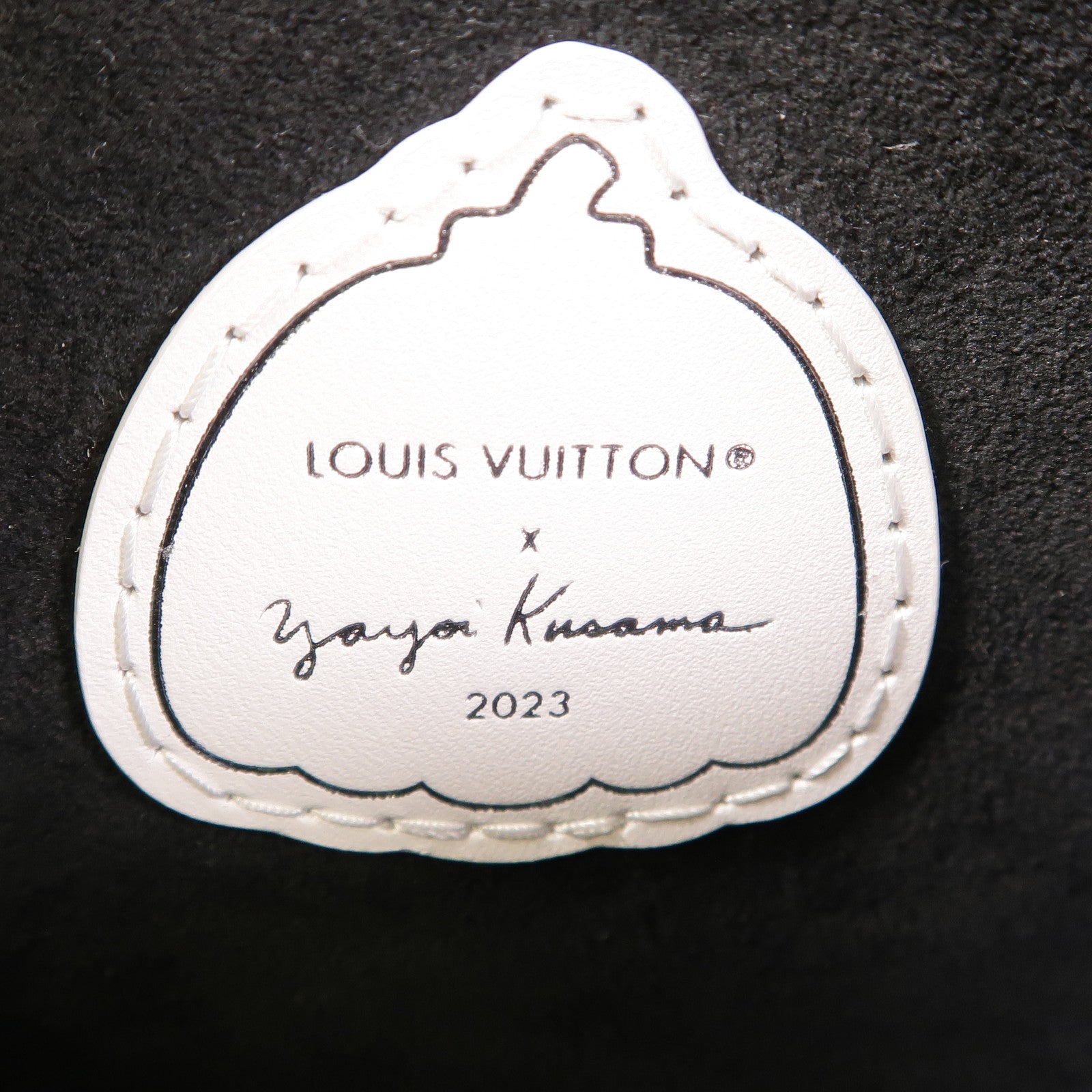 LOUIS VUITTON Monogram Empreinte LV X YK Multi Pochette Accessoires銀扣手挽肩背兩用袋