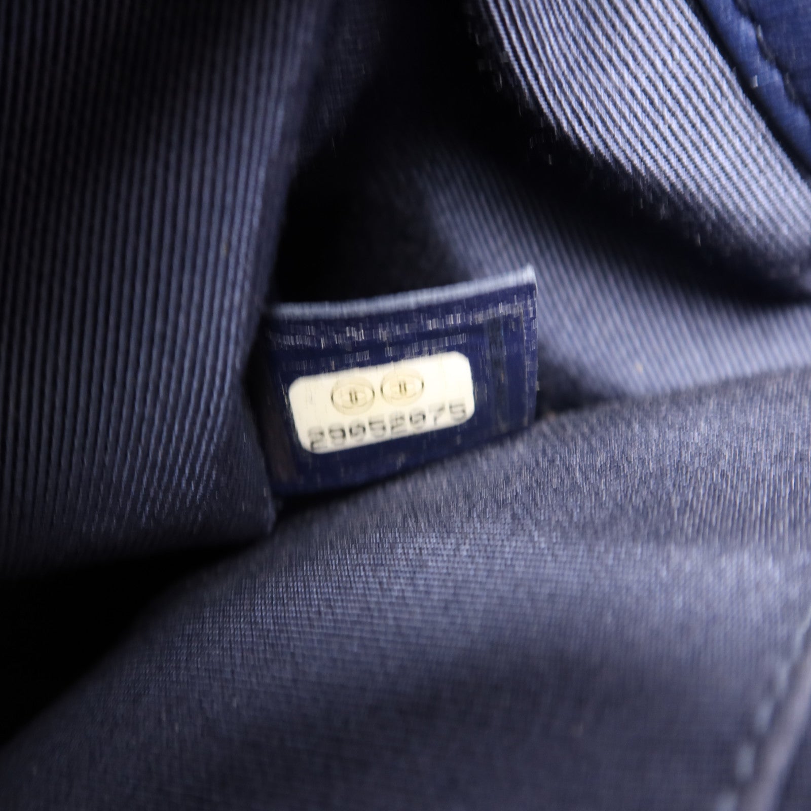 CHANEL 牛皮皮革Boy 25金扣鏈帶肩背袋