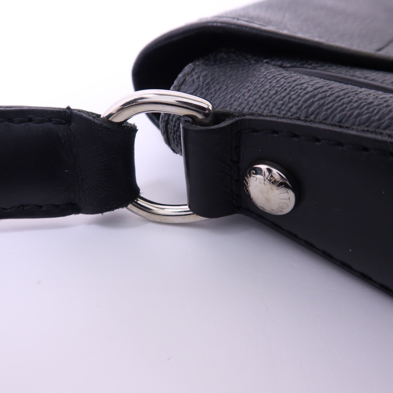 LOUIS VUITTON Damier Graphite Daniel GM銀扣肩背袋