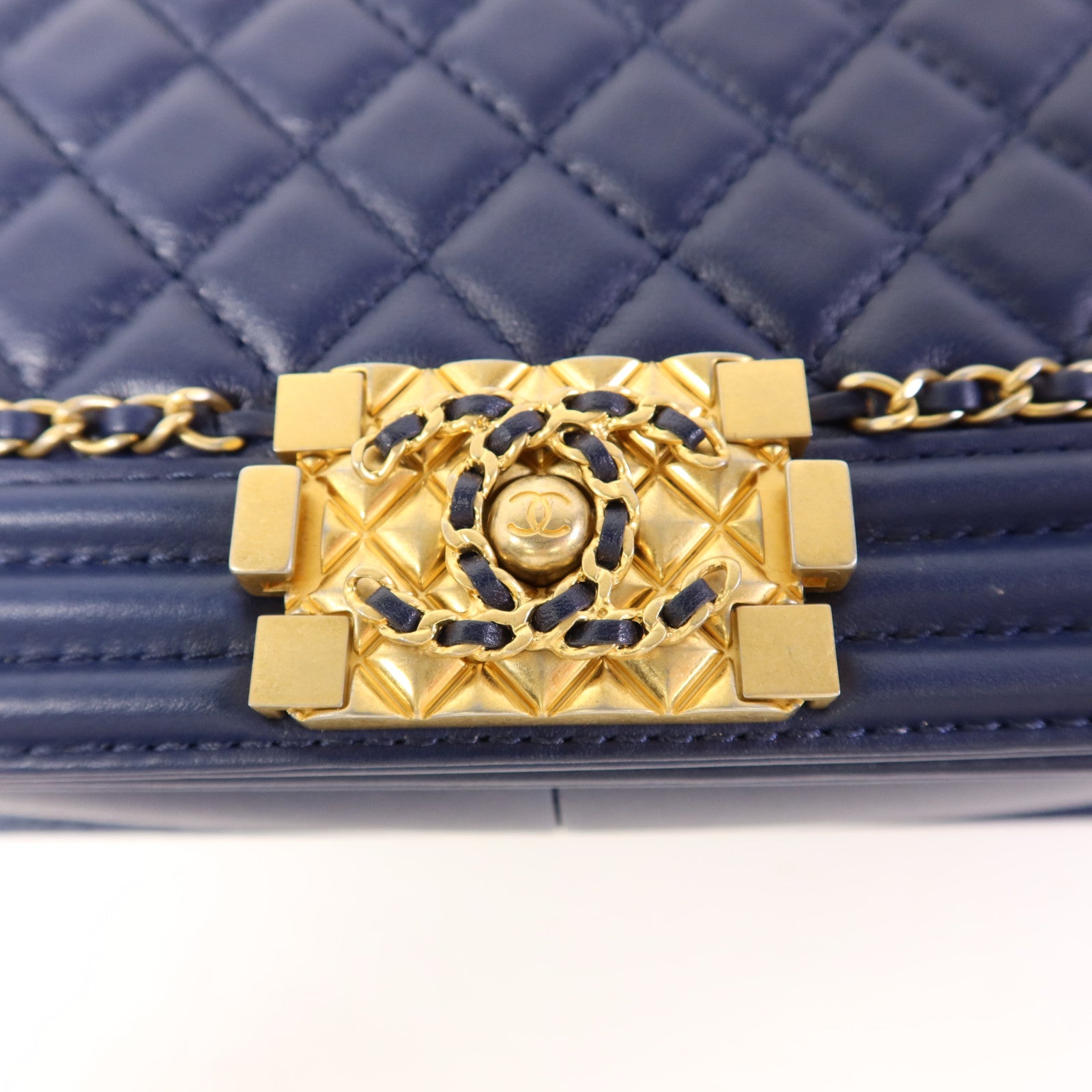 CHANEL 牛皮皮革Boy 25金扣鏈帶肩背袋