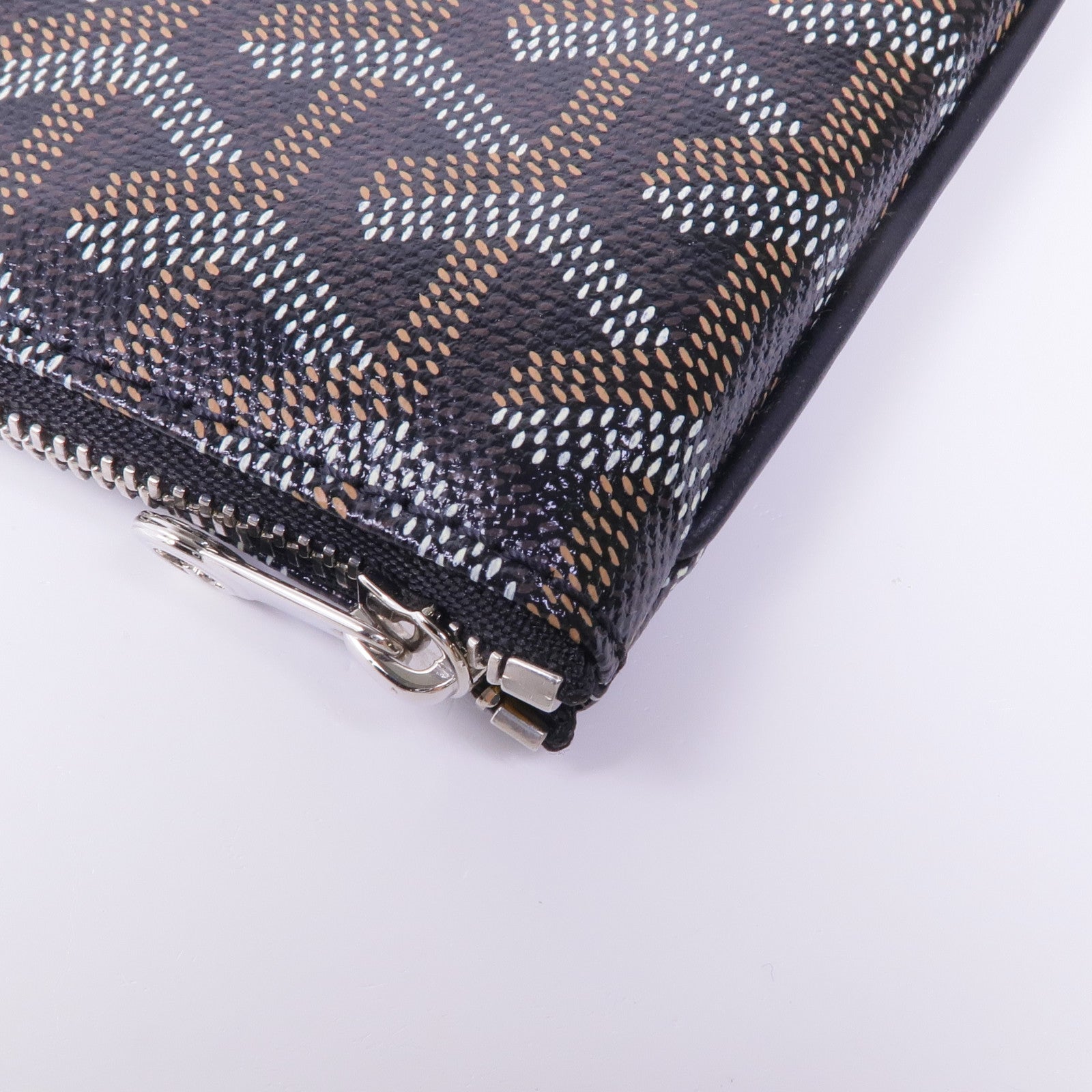 GOYARD 塗層帆布Pouch銀扣手拿包