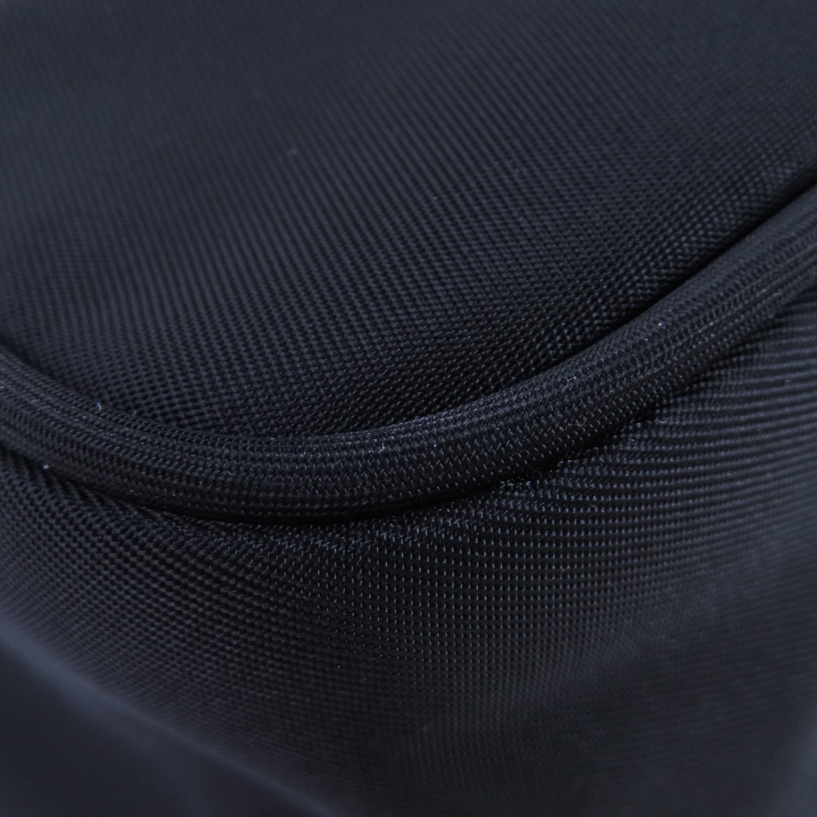 PRADA 尼龍HOBO Shoulder Bag銀扣肩背袋