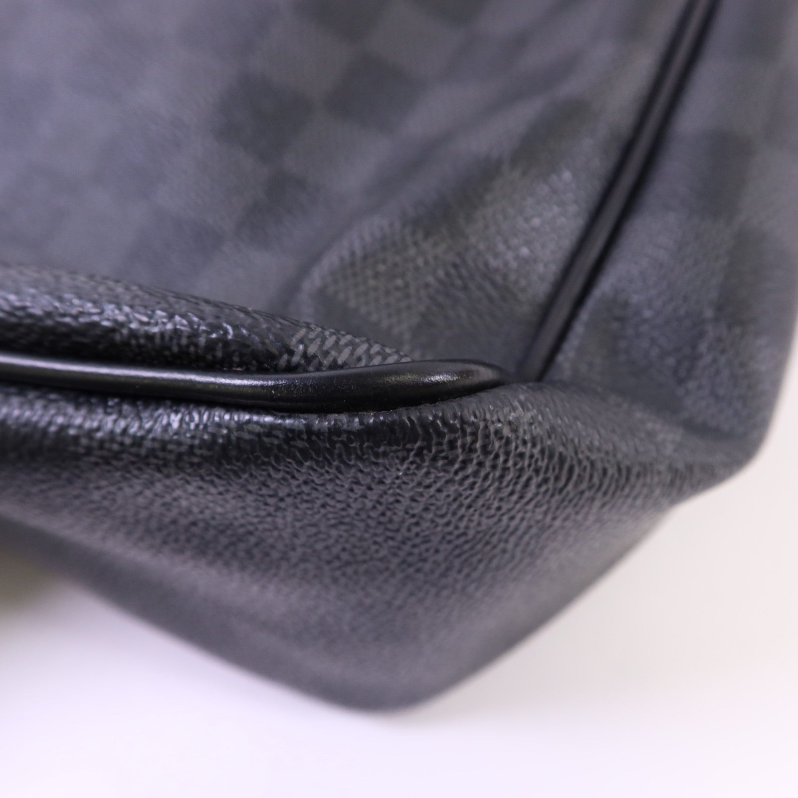 LOUIS VUITTON Damier Graphite Daniel GM銀扣肩背袋