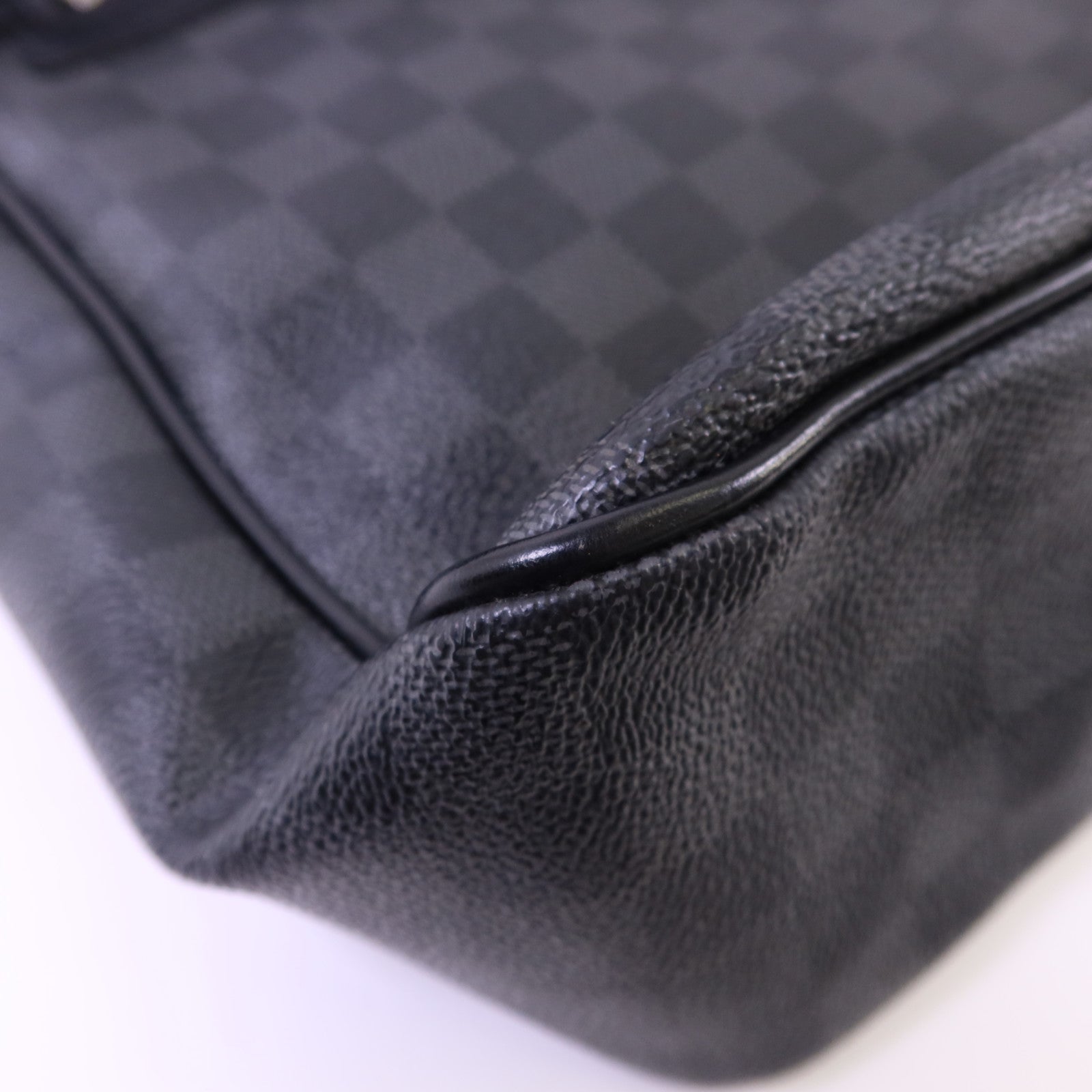 LOUIS VUITTON Damier Graphite Daniel GM銀扣肩背袋