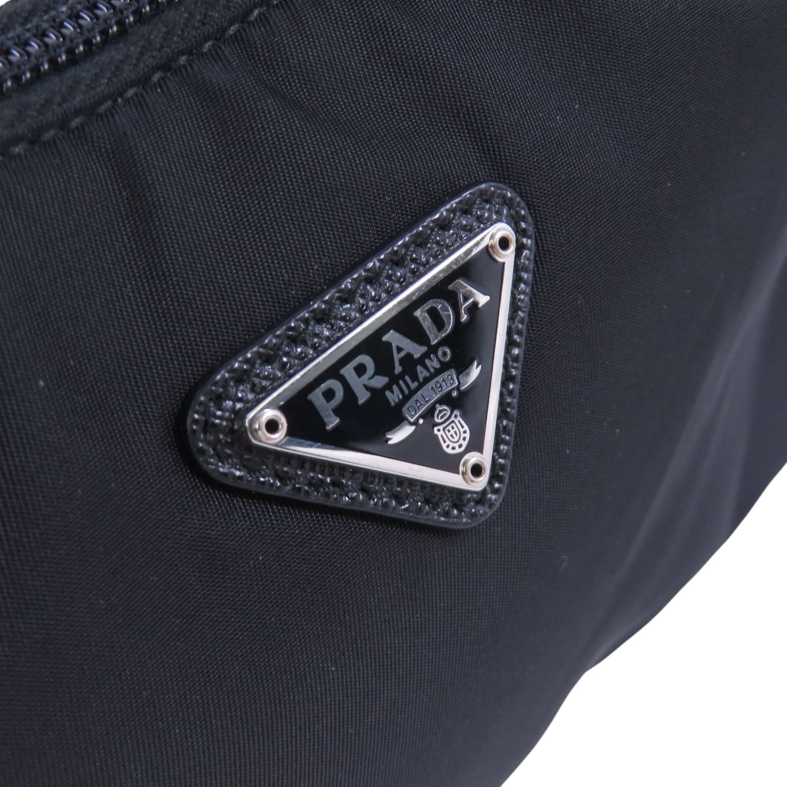 PRADA 尼龍HOBO Shoulder Bag銀扣肩背袋