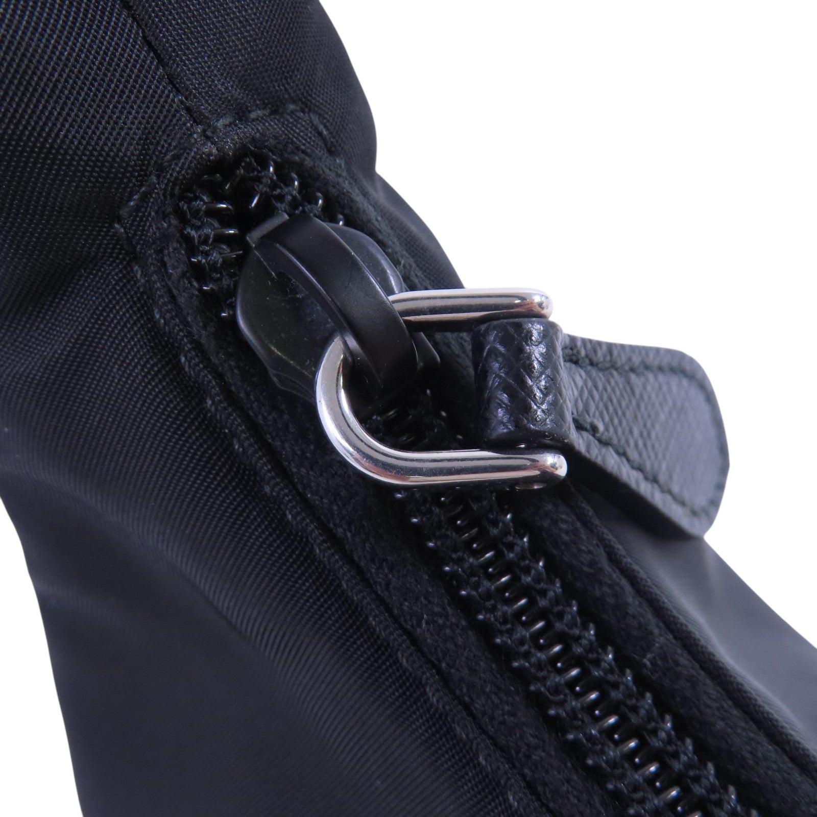 PRADA 尼龍HOBO Shoulder Bag銀扣肩背袋