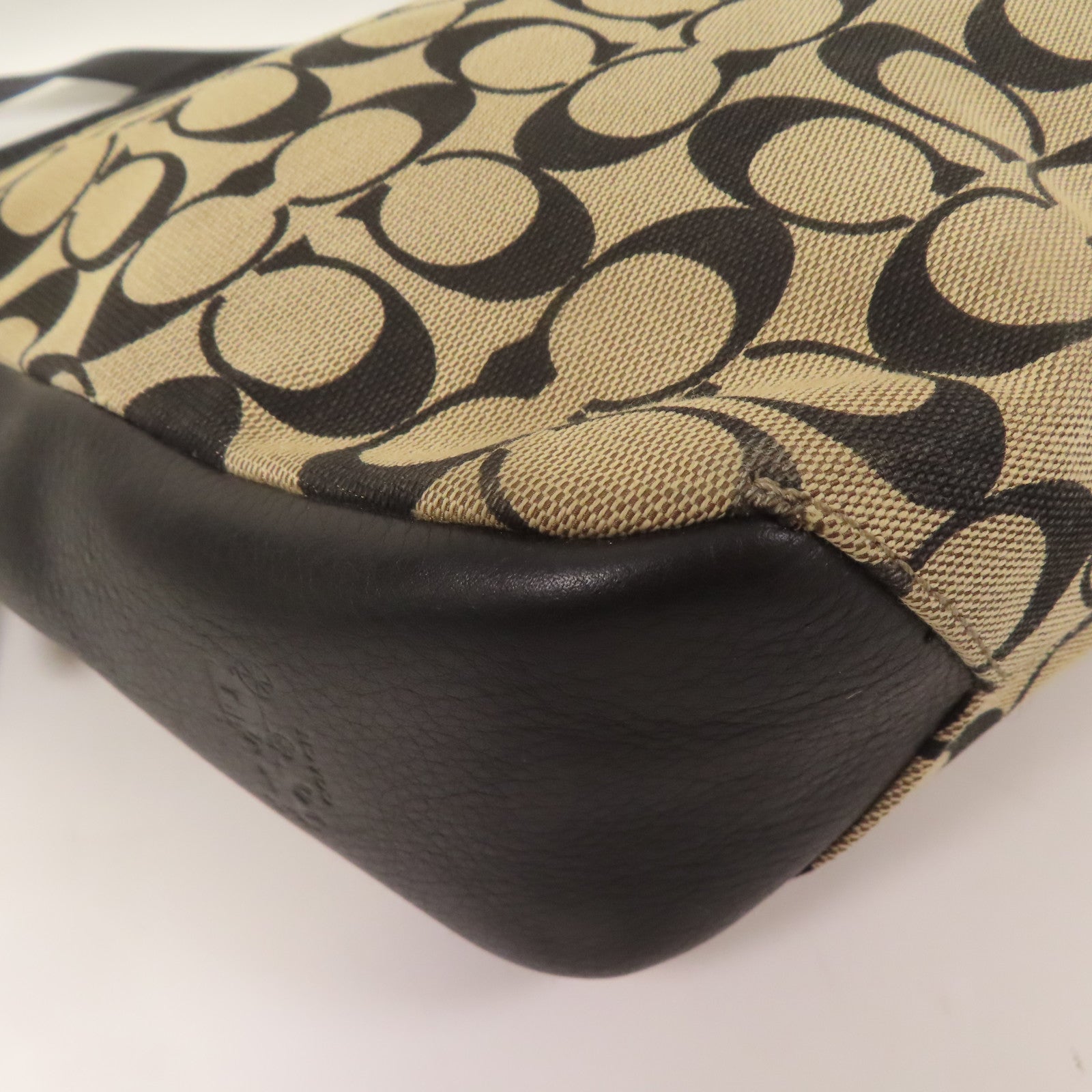 COACH 帆布/皮革Shoulder Bag金扣肩背袋米色/黑色