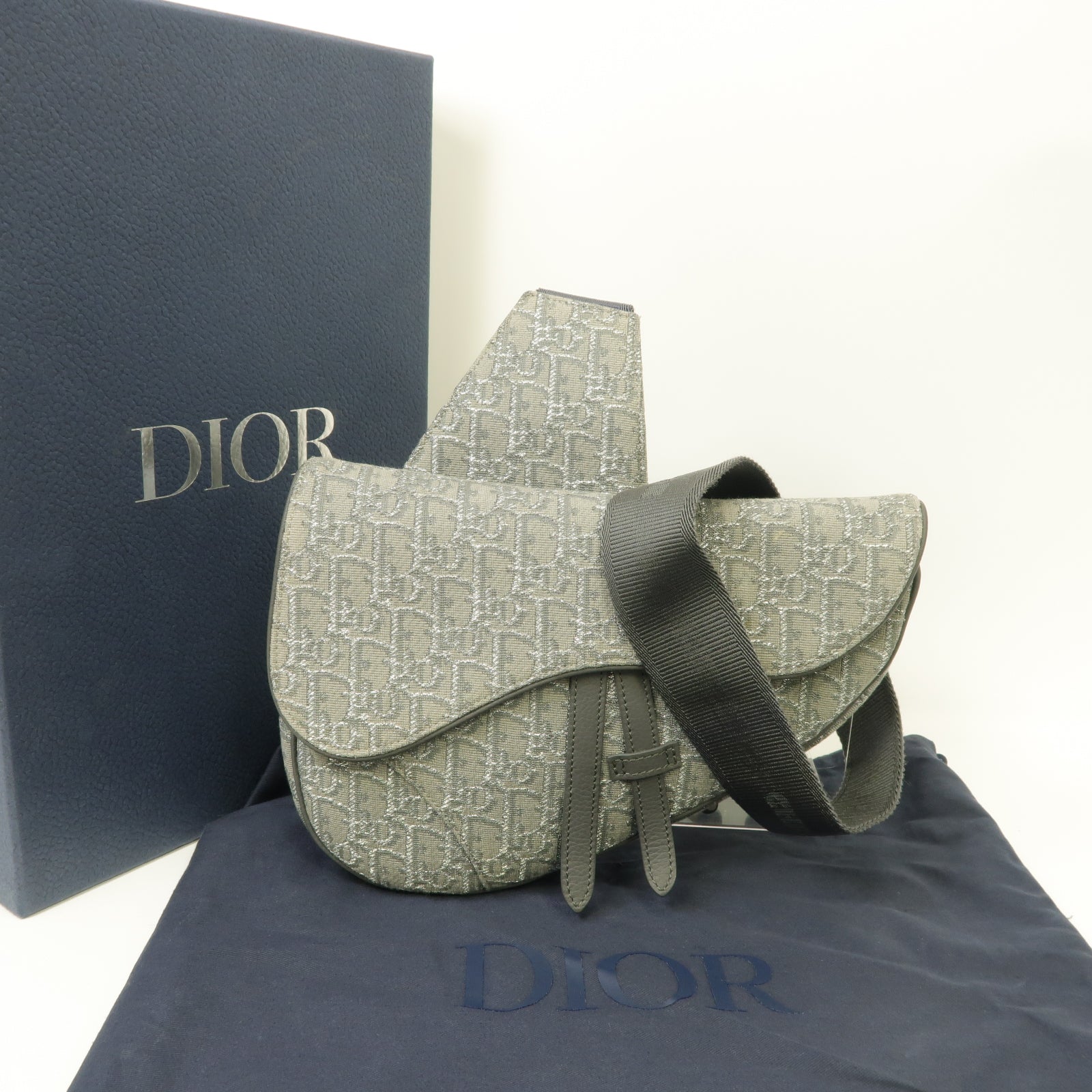 DIOR スキーコレクション　手袋 Dior 【激減優惠】帆布Saddle CD Diamond銀扣肩背袋灰色– Brand