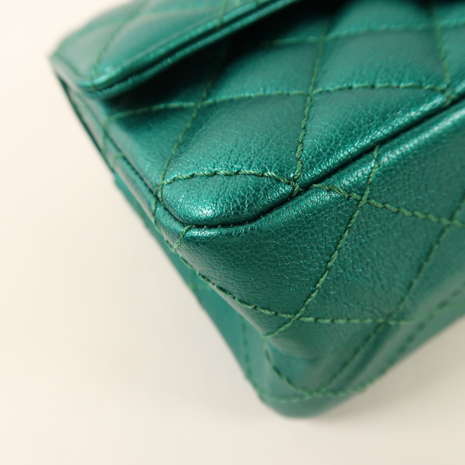 CHANEL 牛皮皮革2.55Mini鏈帶肩背袋