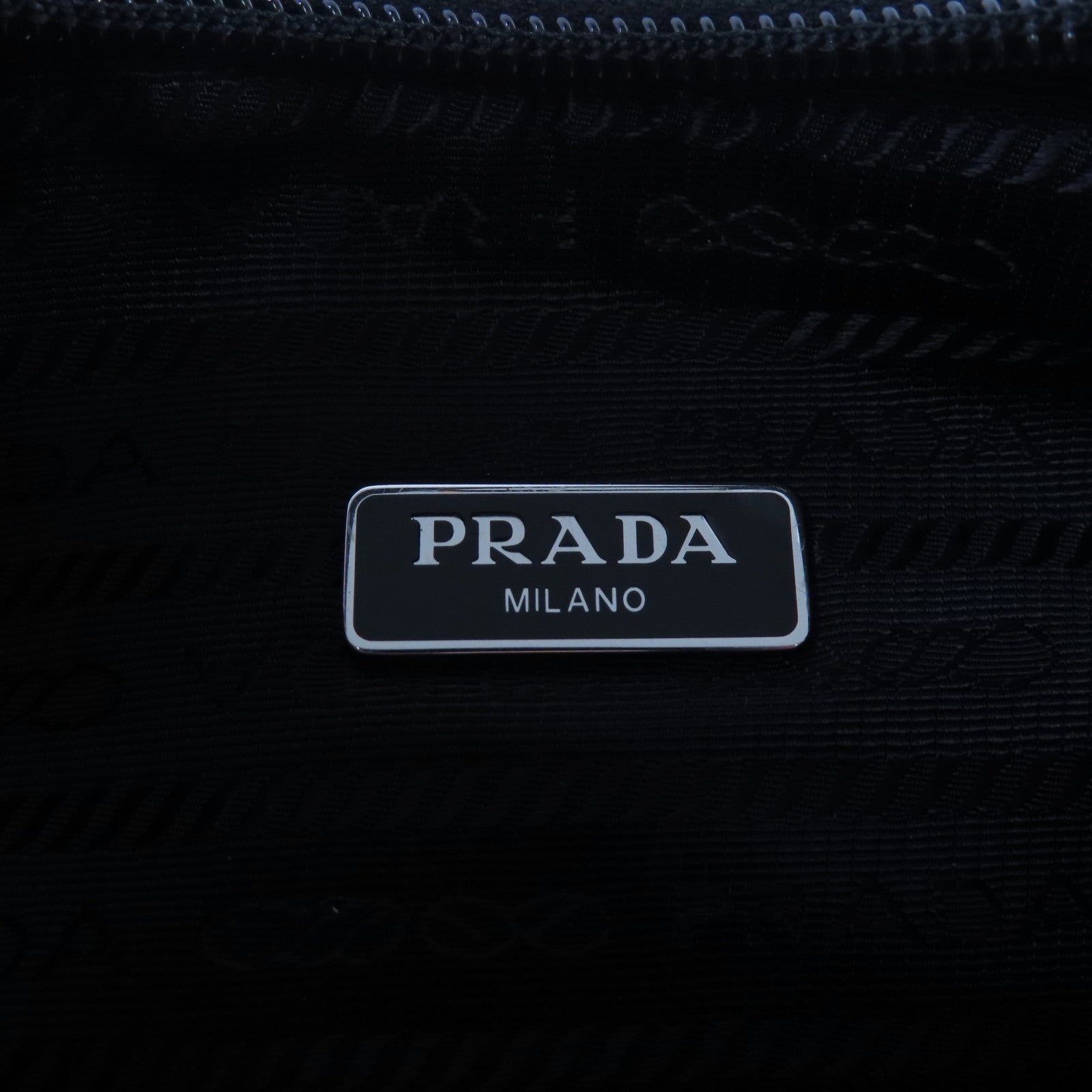 PRADA 尼龍HOBO Shoulder Bag銀扣肩背袋