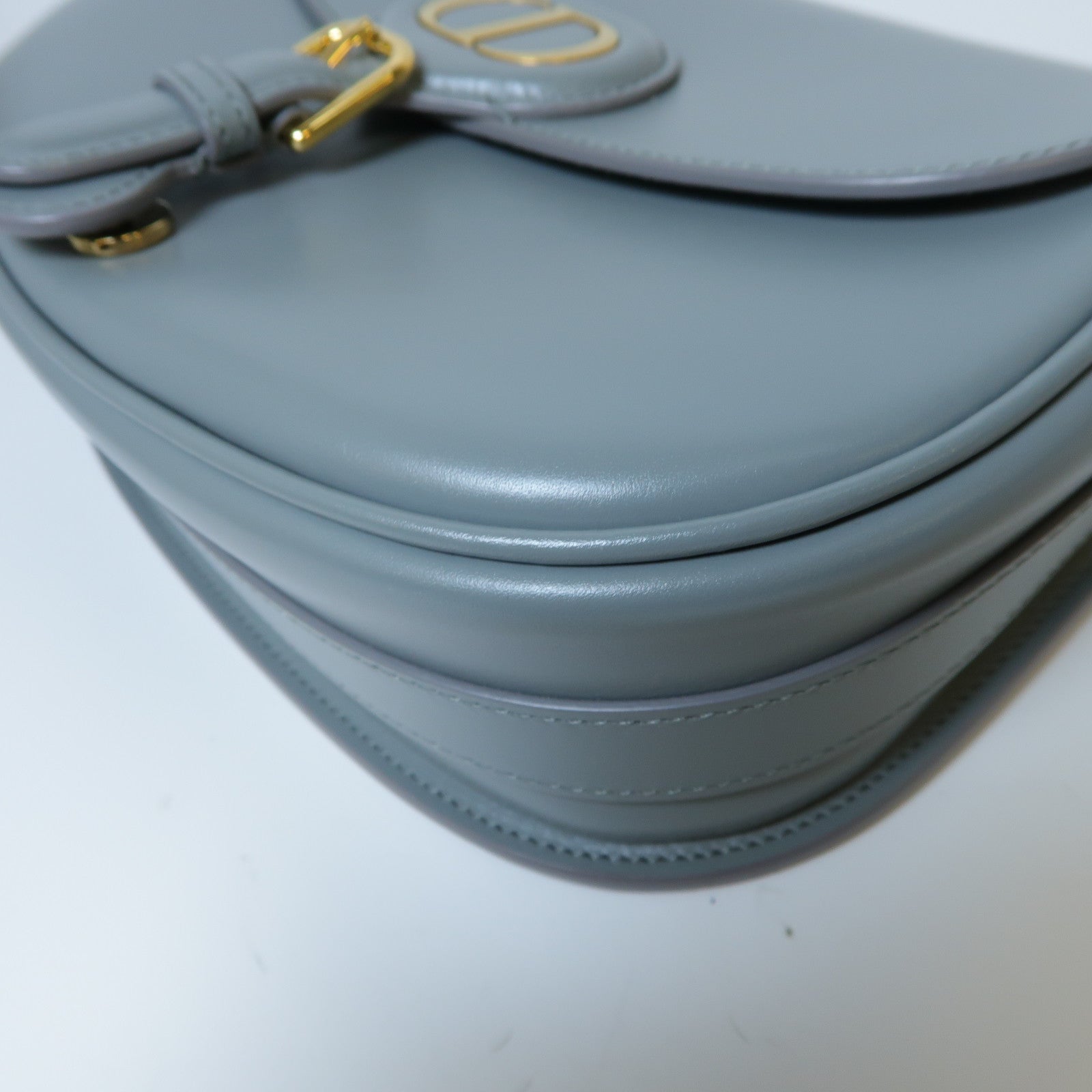 Dior 【激減優惠】牛皮皮革Bobby Bag金扣肩背袋灰色