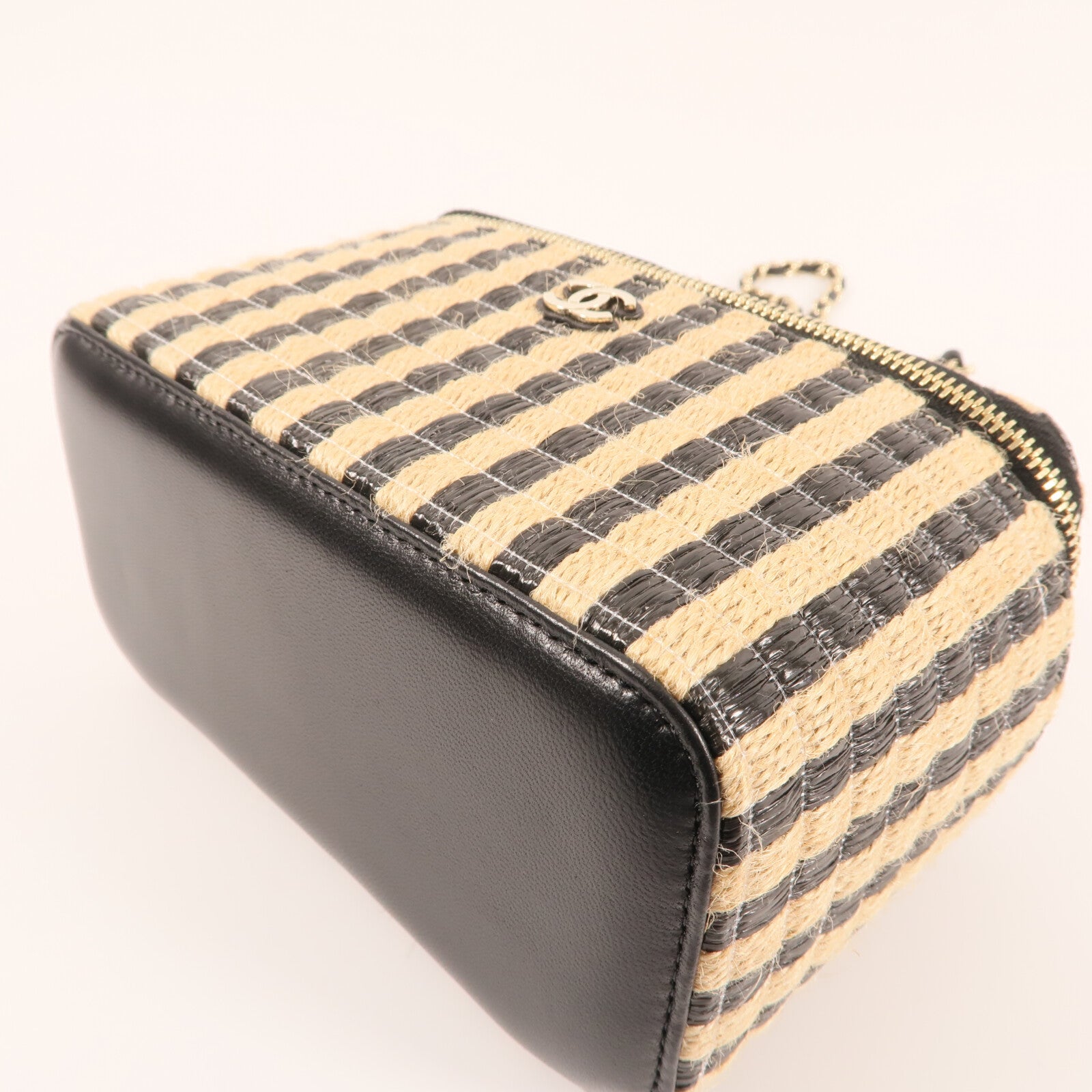 CHANEL Raffia Vanity Case金扣鏈帶肩背袋