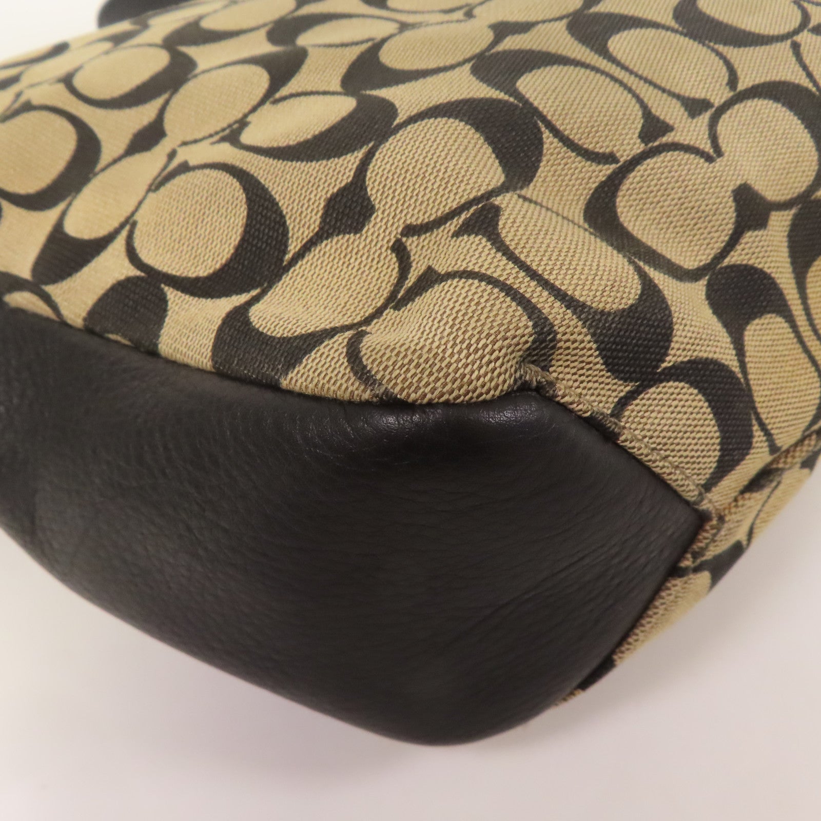 COACH 帆布/皮革Shoulder Bag金扣肩背袋米色/黑色