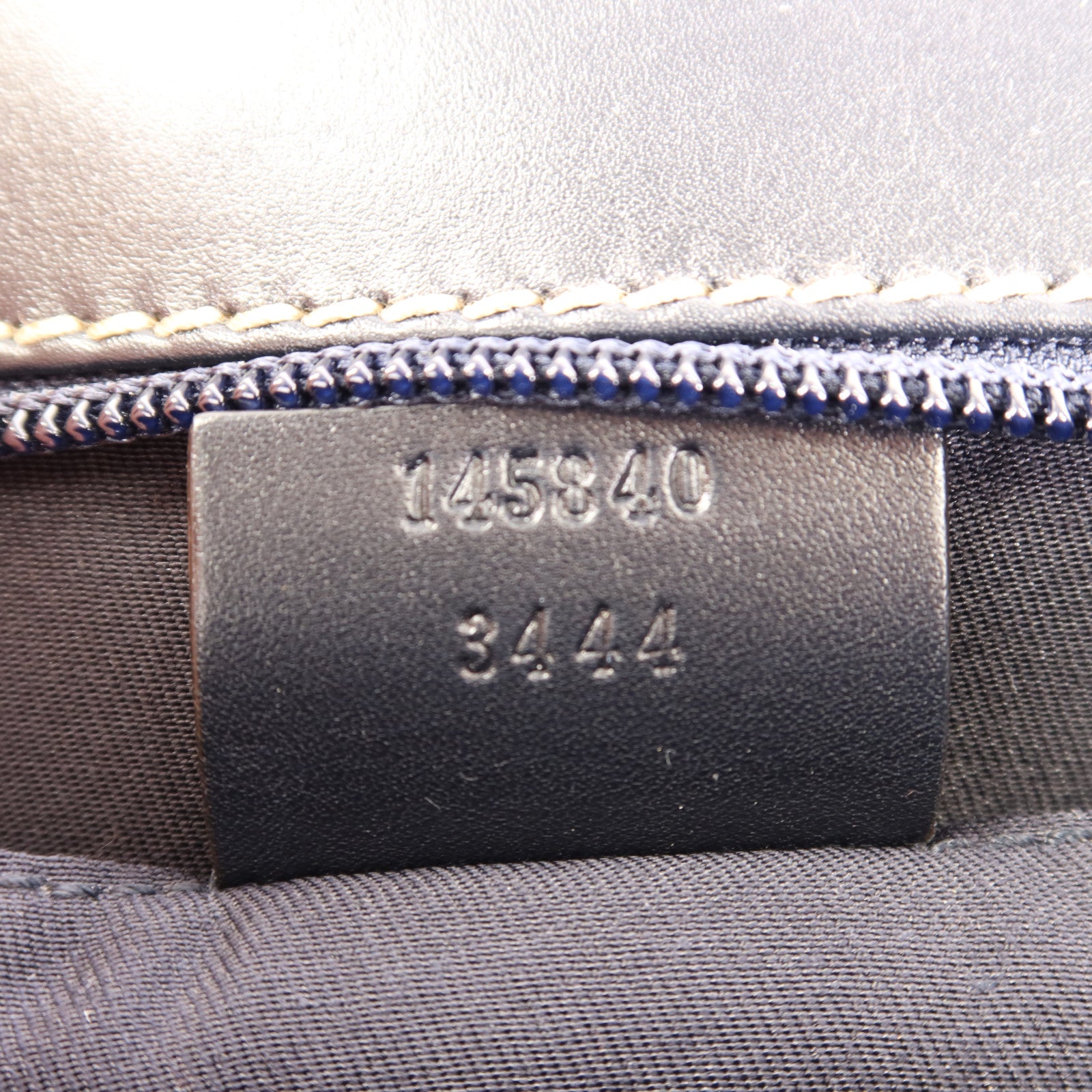 GUCCI 牛皮皮革Shoulder Bag銀扣肩背袋